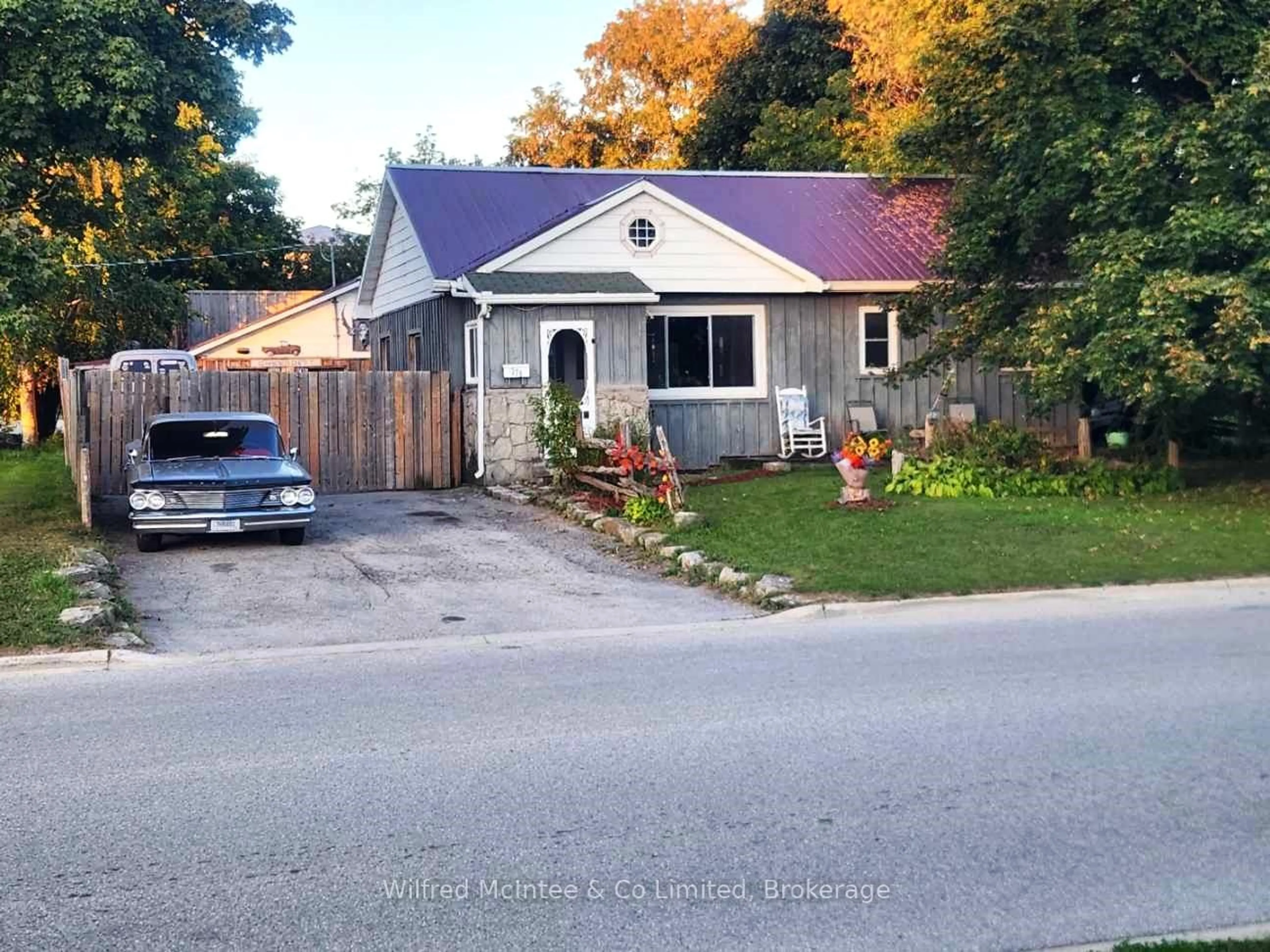 A pic from outside/outdoor area/front of a property/back of a property/a pic from drone, street for 370 Foster St, Wellington North Ontario N0G 2L1