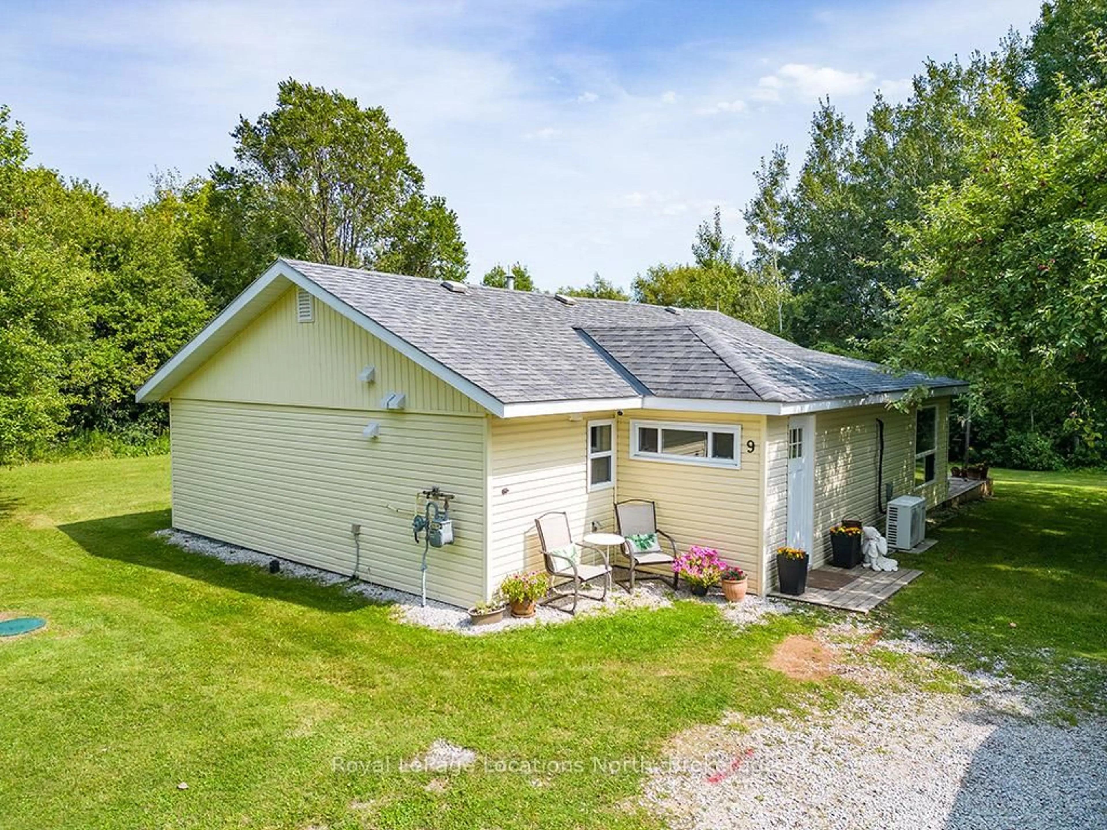 A pic from outside/outdoor area/front of a property/back of a property/a pic from drone, water/lake/river/ocean view for 150 Peel St, Blue Mountains Ontario N0H 2P0