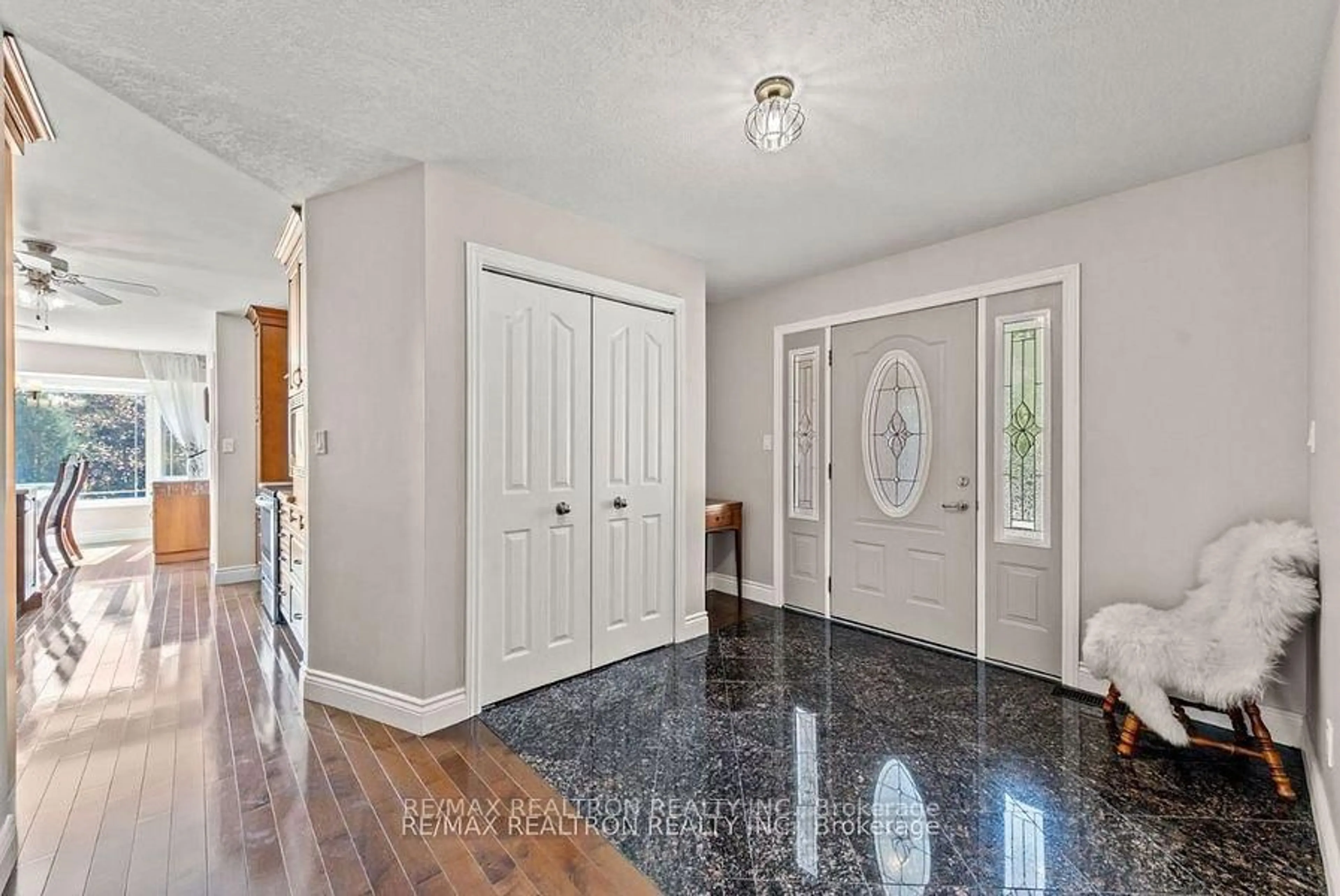 Indoor entryway for 393 Nawautin Dr, Alnwick/Haldimand Ontario K0K 2G0