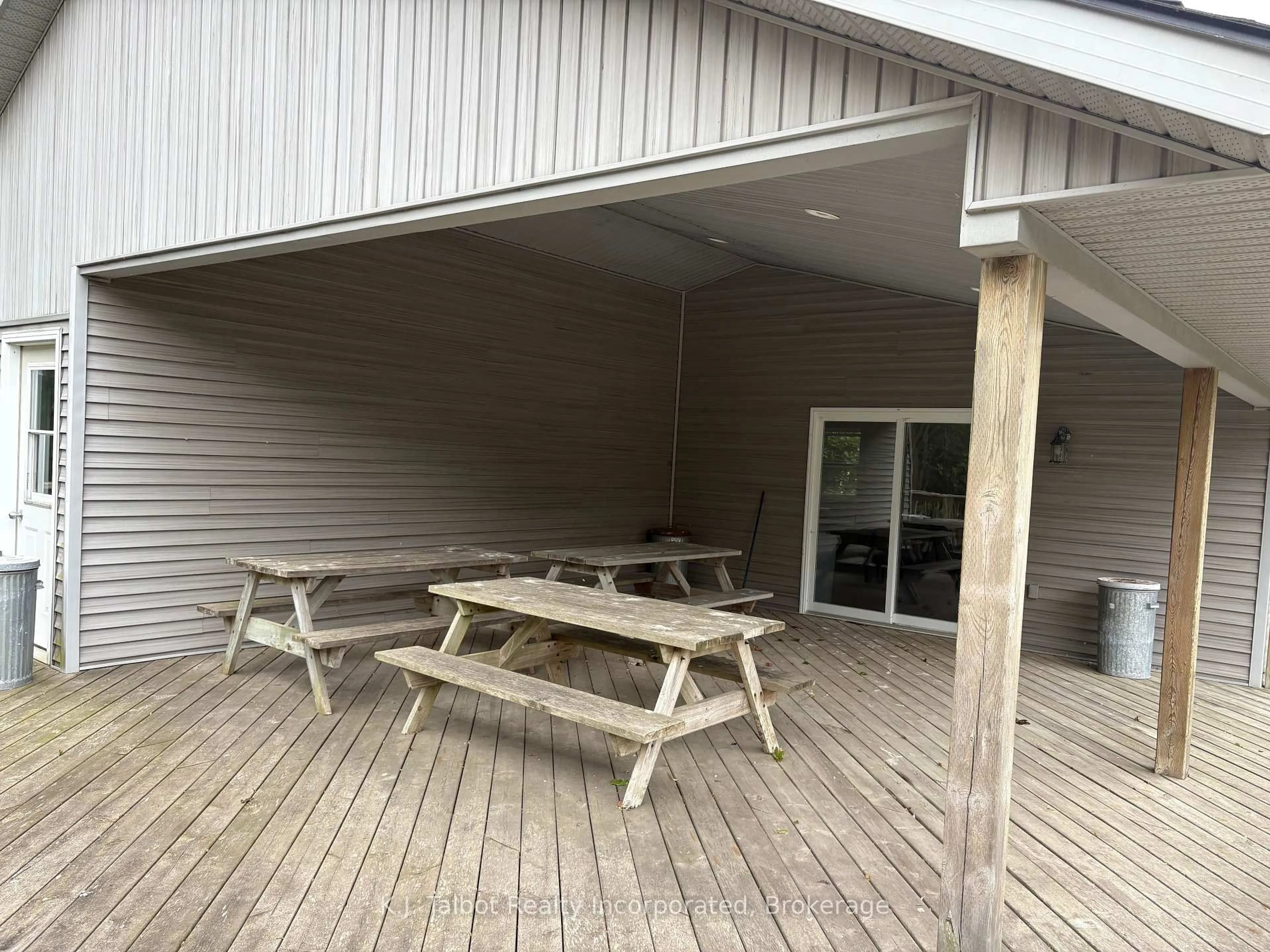 Patio, unknown for 81344 Champlain Blvd, Ashfield-Colborne-Wawanosh Ontario N7A 3Y2