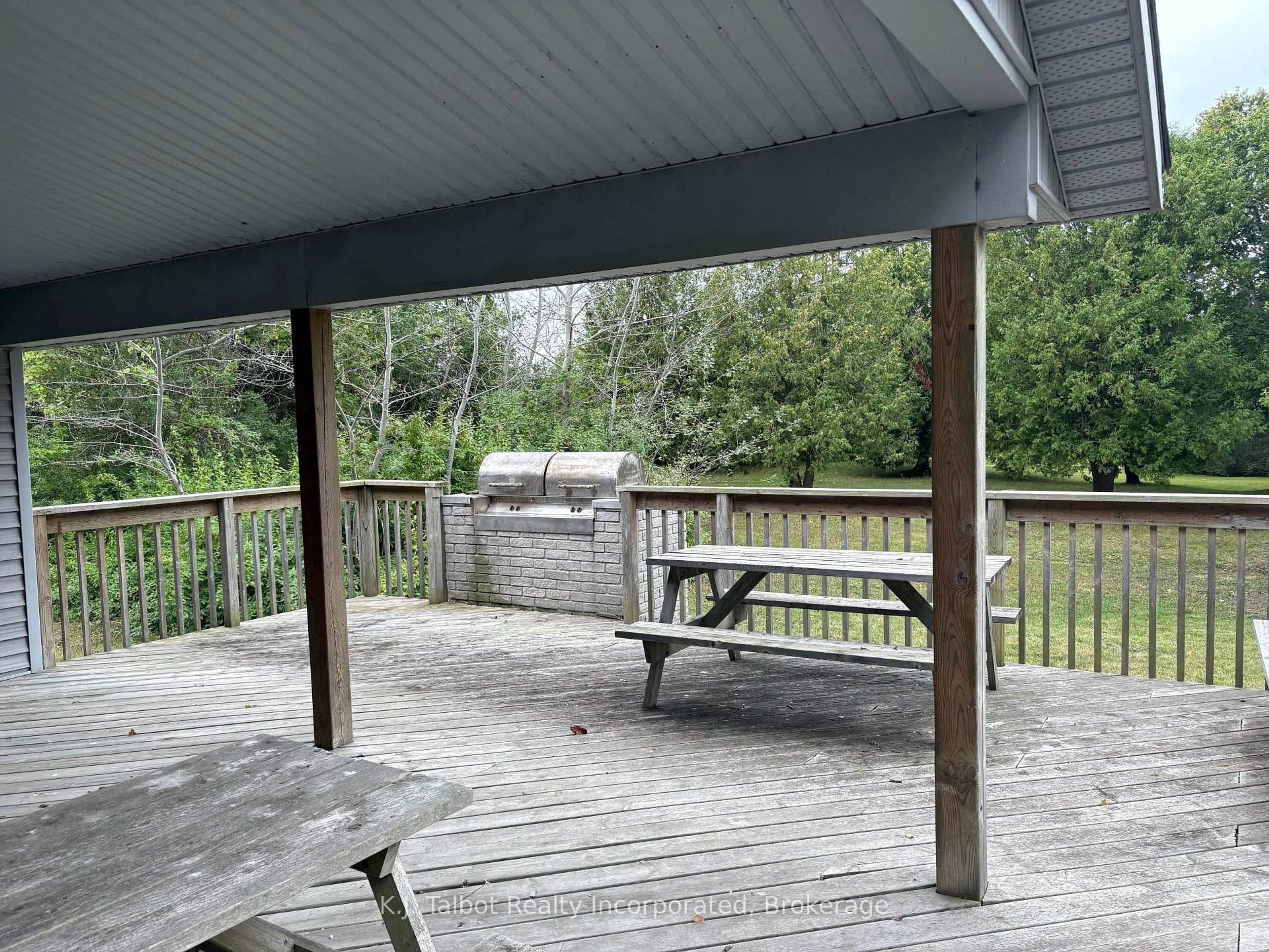 Patio, unknown for 81344 Champlain Blvd, Ashfield-Colborne-Wawanosh Ontario N7A 3Y2