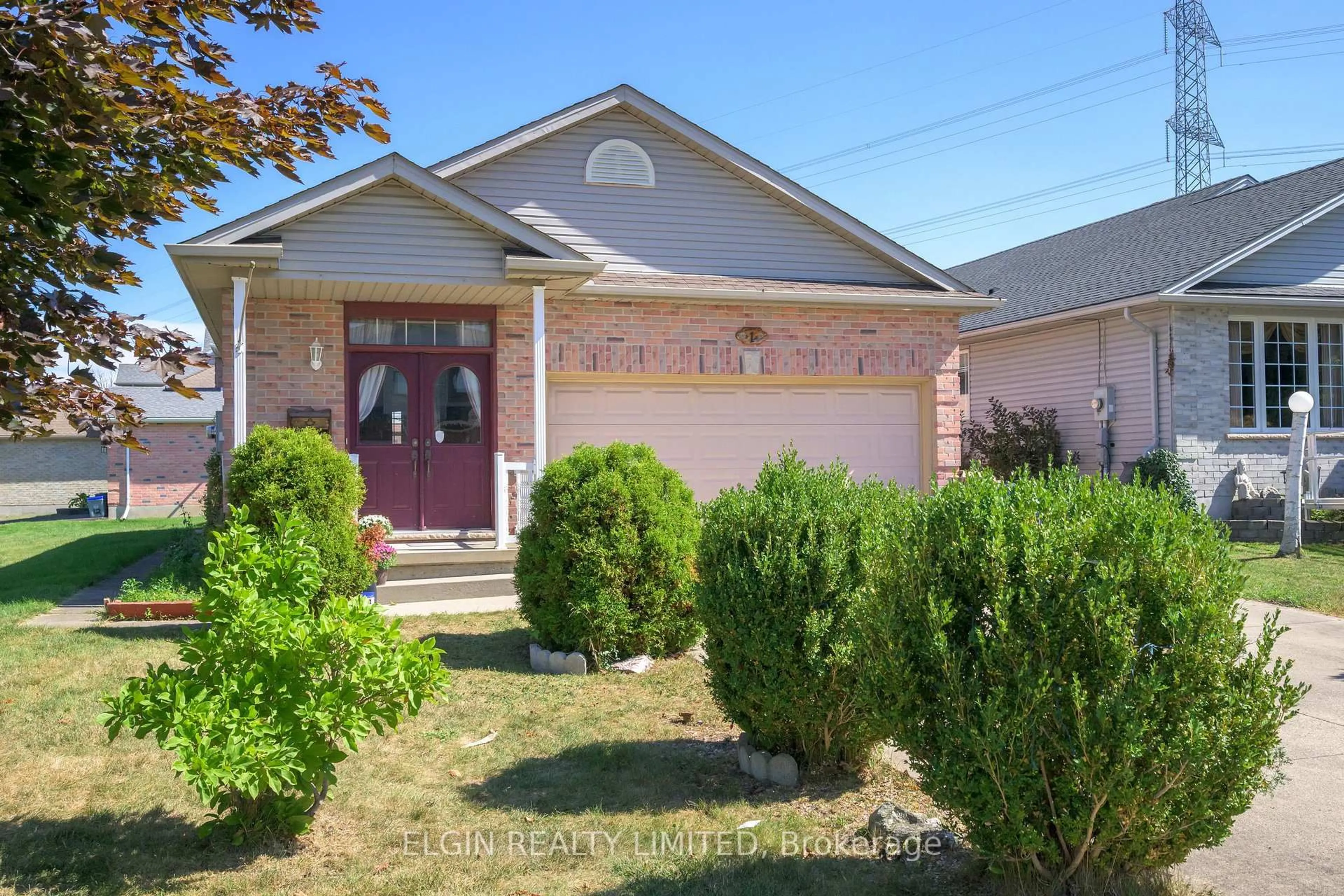 Home with brick exterior material, street for 1 MAGNOLIA Crt, St. Thomas Ontario N5P 4N3