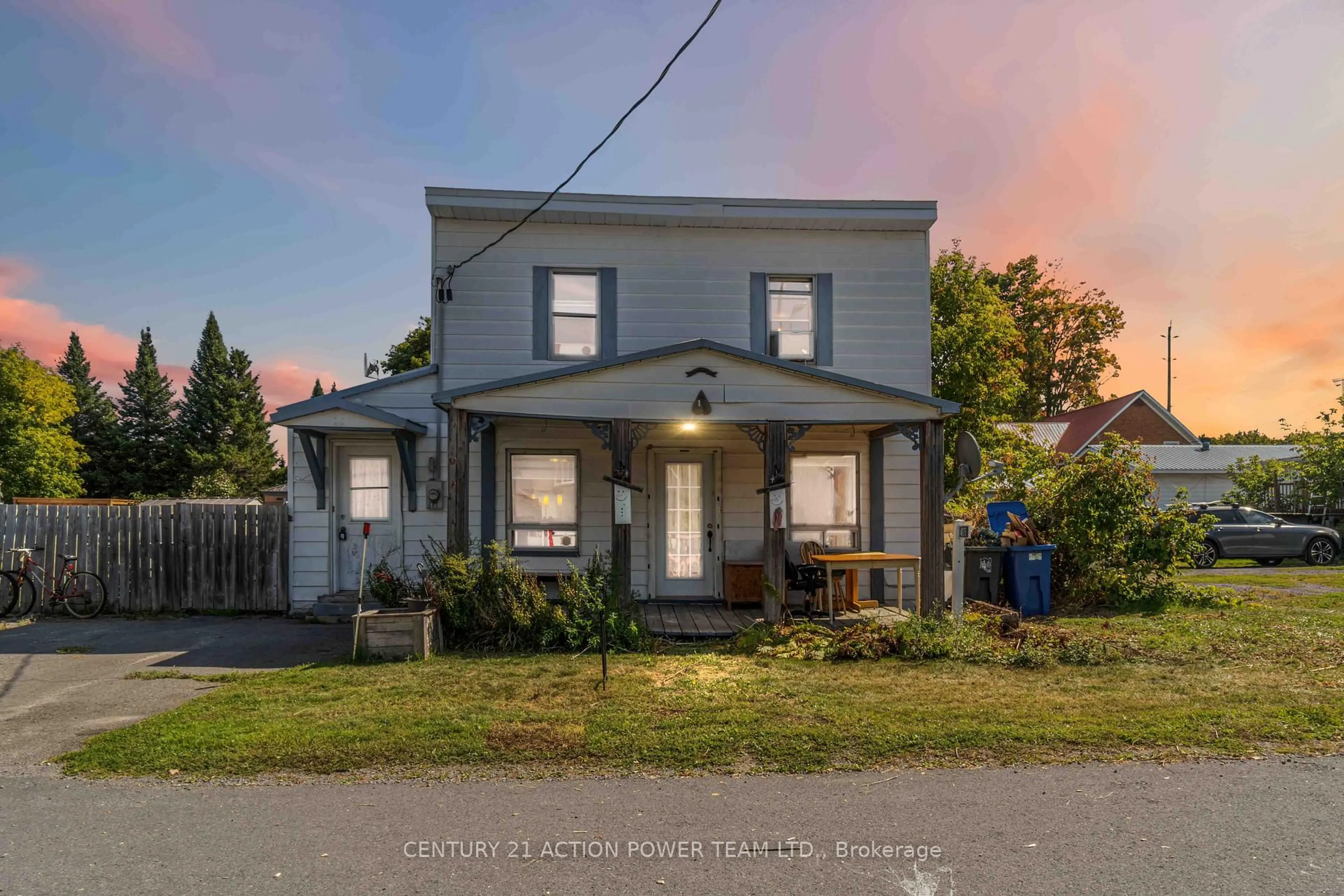 A pic from outside/outdoor area/front of a property/back of a property/a pic from drone, street for 4975 St Paul St, Hawkesbury Ontario K0B 1P0