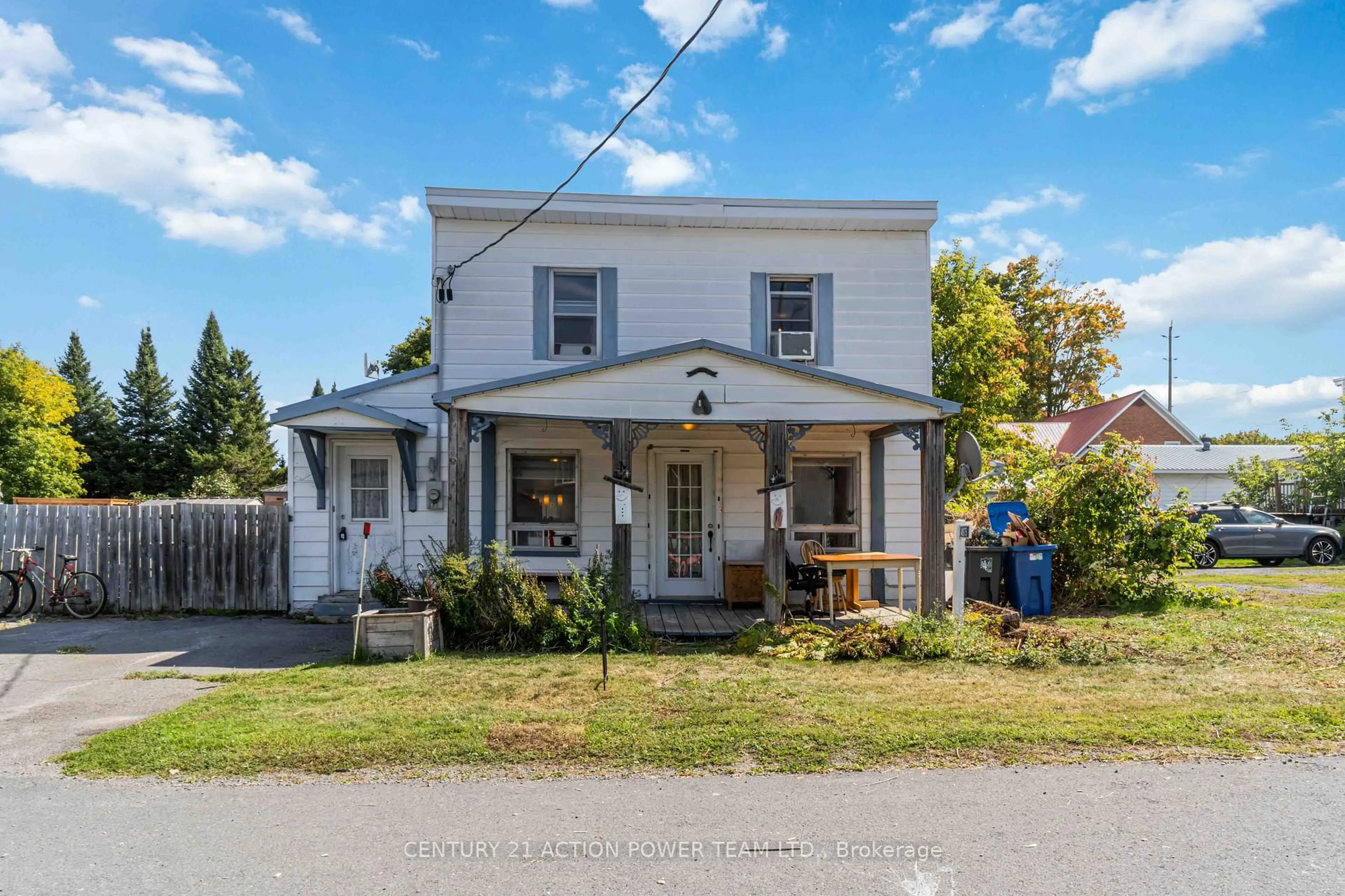 A pic from outside/outdoor area/front of a property/back of a property/a pic from drone, street for 4975 St Paul St, Hawkesbury Ontario K0B 1P0
