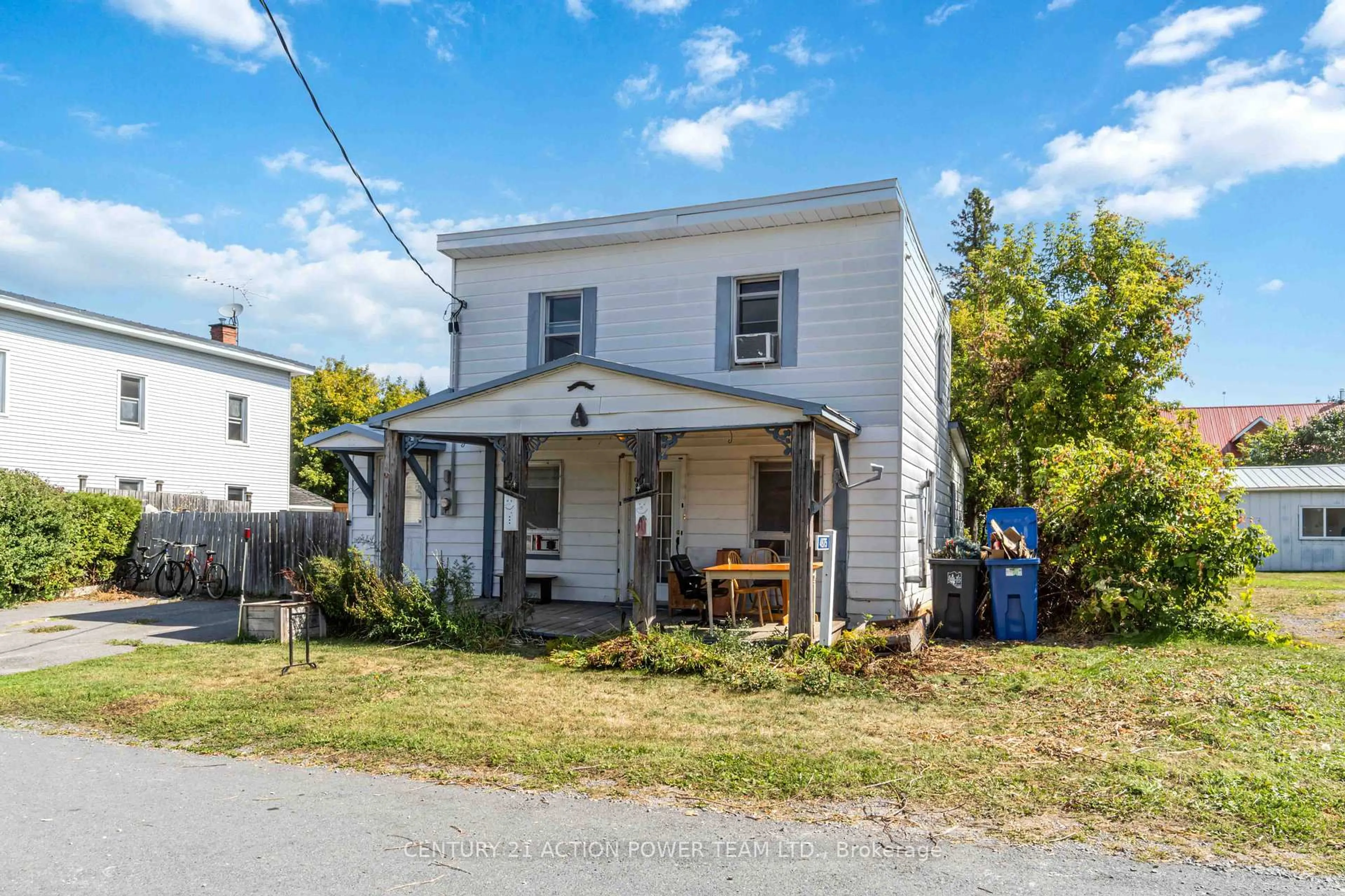 A pic from outside/outdoor area/front of a property/back of a property/a pic from drone, street for 4975 St Paul St, Hawkesbury Ontario K0B 1P0