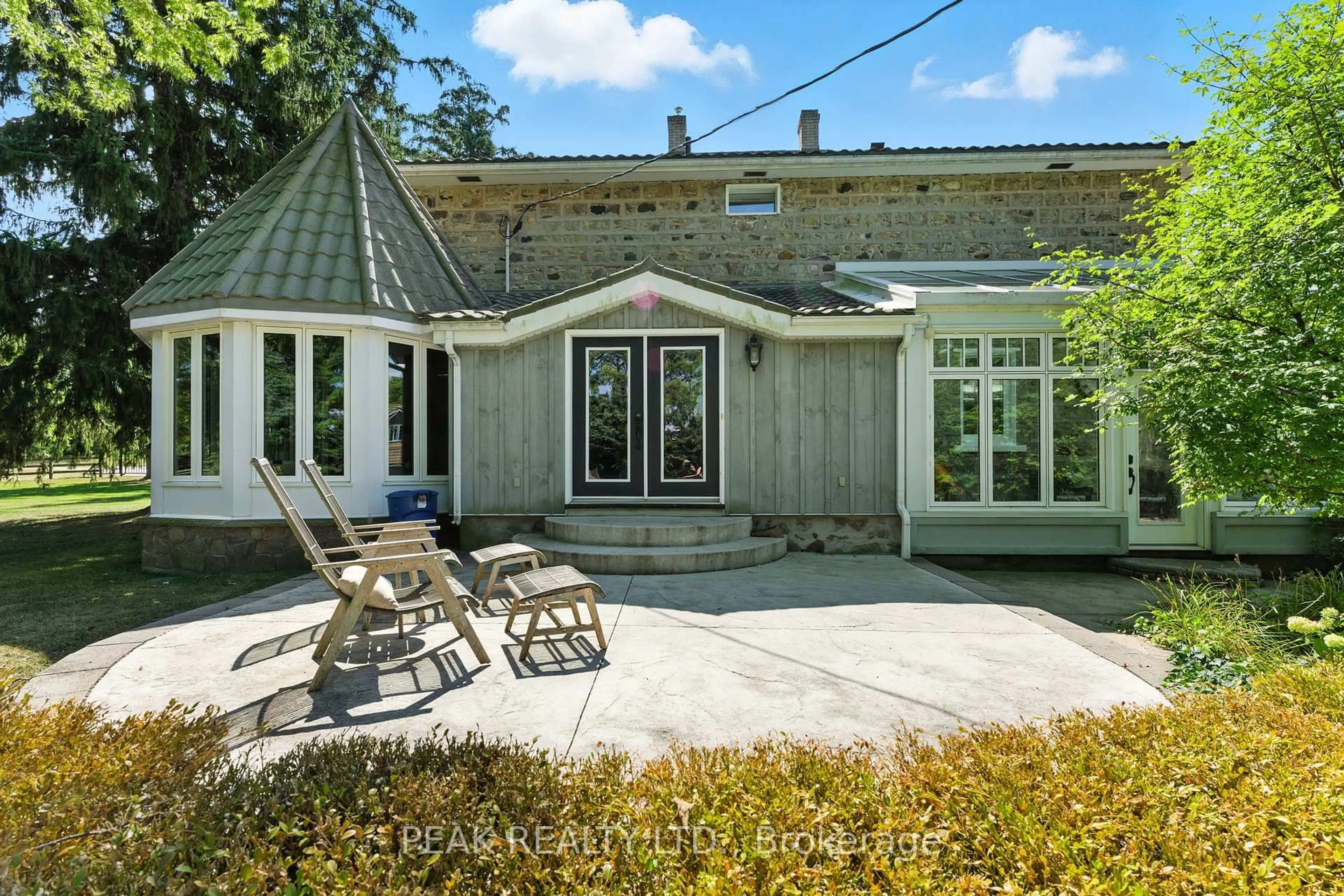 A pic from outside/outdoor area/front of a property/back of a property/a pic from drone, unknown for 143 East River Rd, Brant Ontario N3L 3E1