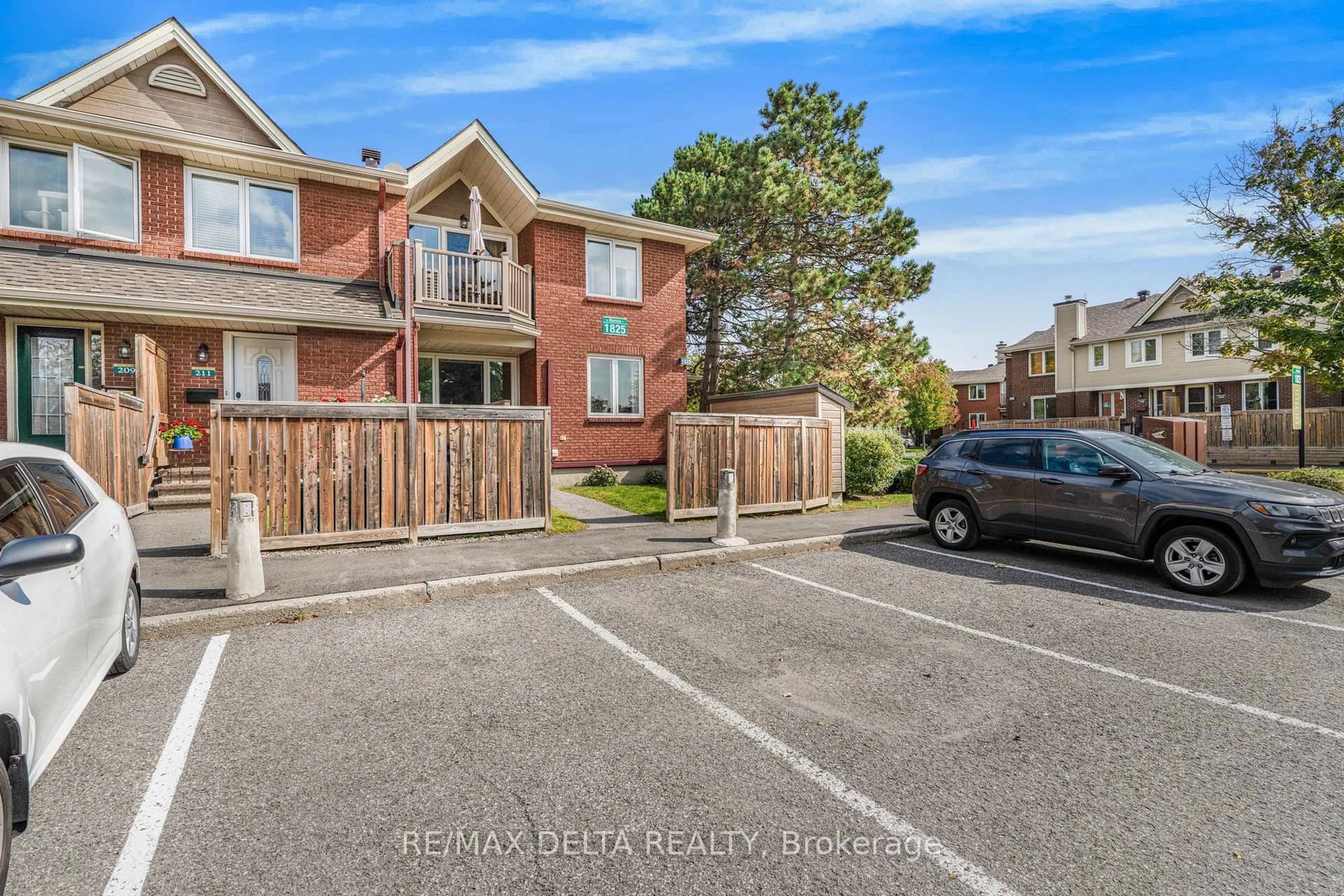 A pic from outside/outdoor area/front of a property/back of a property/a pic from drone, street for 1825 Marsala Cres #110, Orleans Ontario K4A 2E7