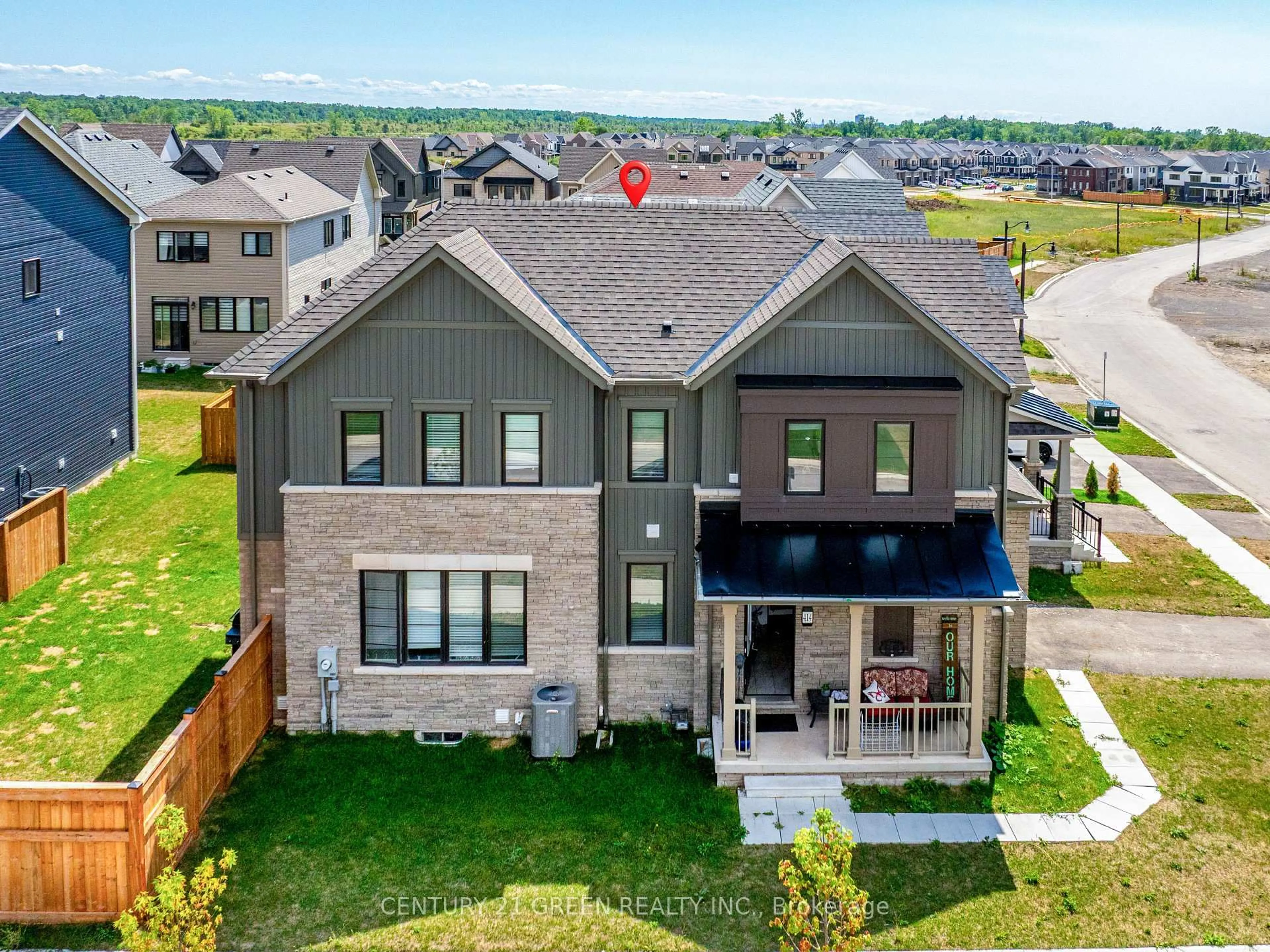 A pic from outside/outdoor area/front of a property/back of a property/a pic from drone, unknown for 414 Eastbridge Ave, Welland Ontario L3B 0M7