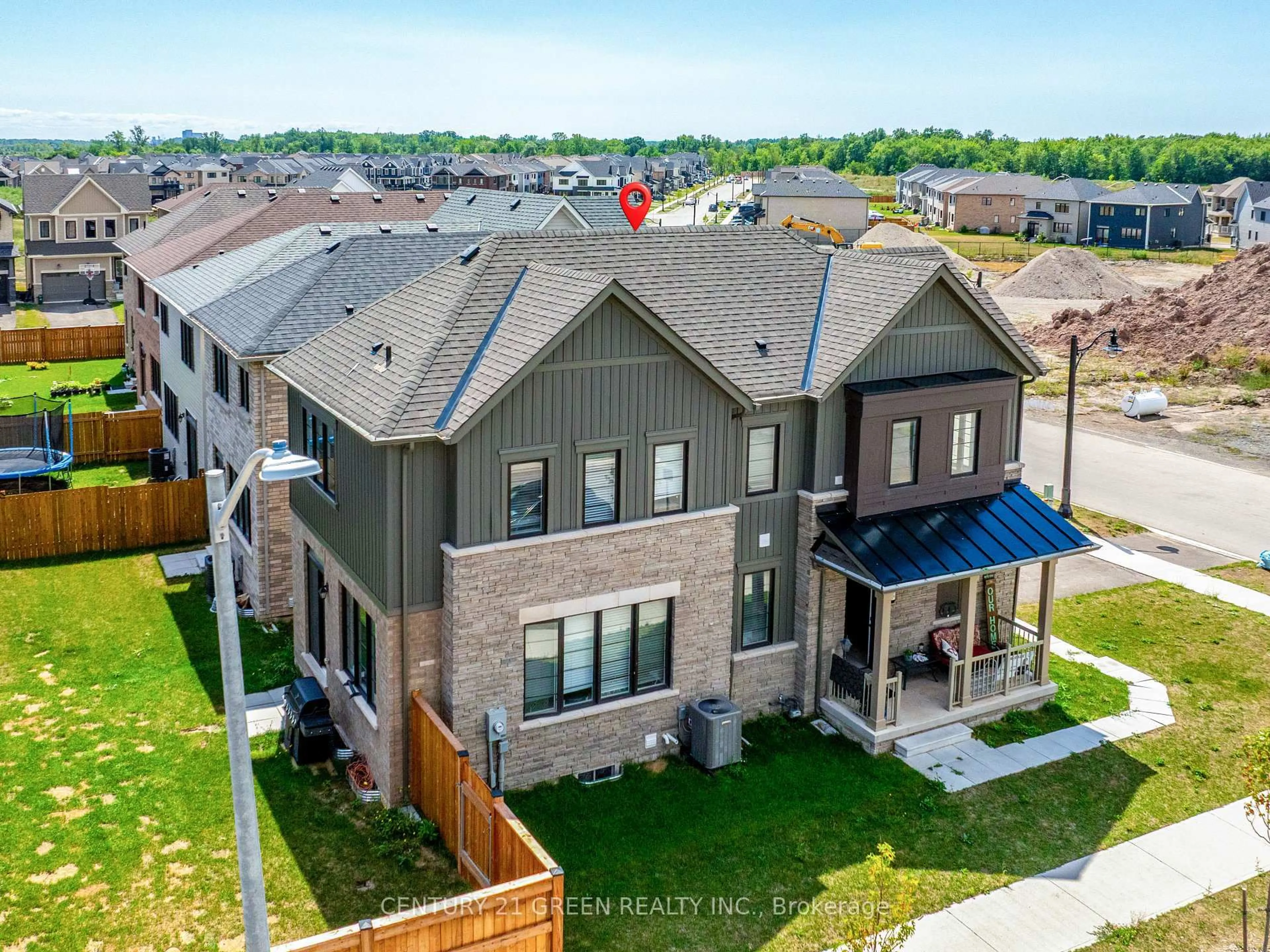 A pic from outside/outdoor area/front of a property/back of a property/a pic from drone, unknown for 414 Eastbridge Ave, Welland Ontario L3B 0M7
