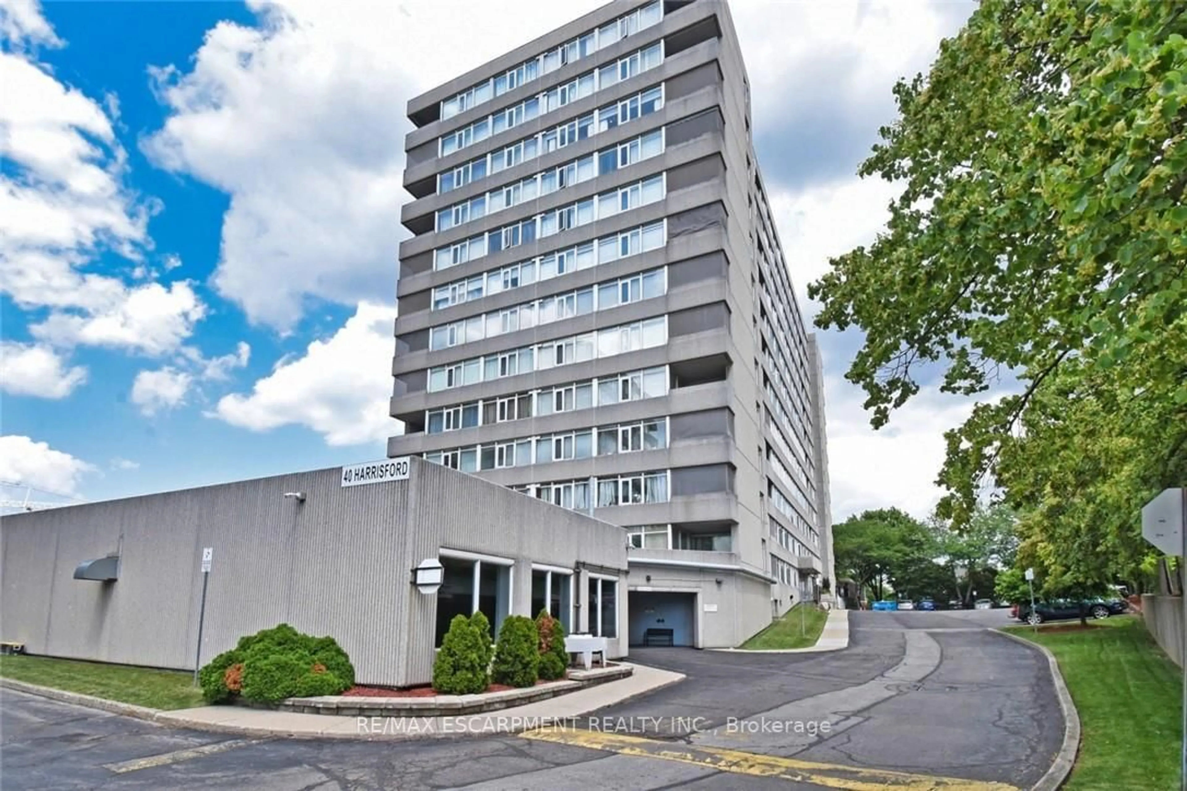 Unknown for 40 Harrisford St #108, Hamilton Ontario L8K 6N1