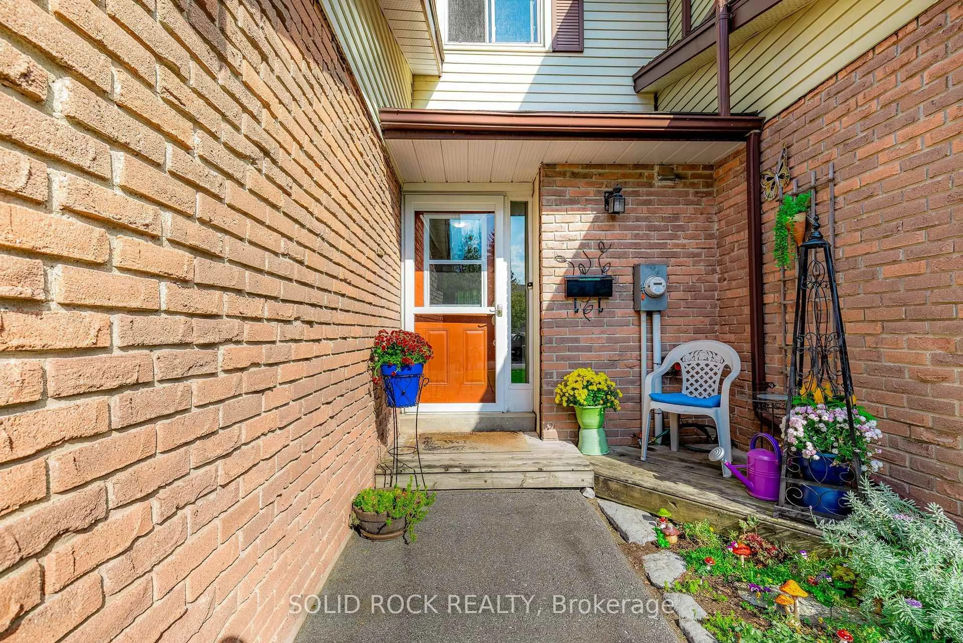 Indoor entryway for 29 Windfield Cres, Kingston Ontario K7K 6G5