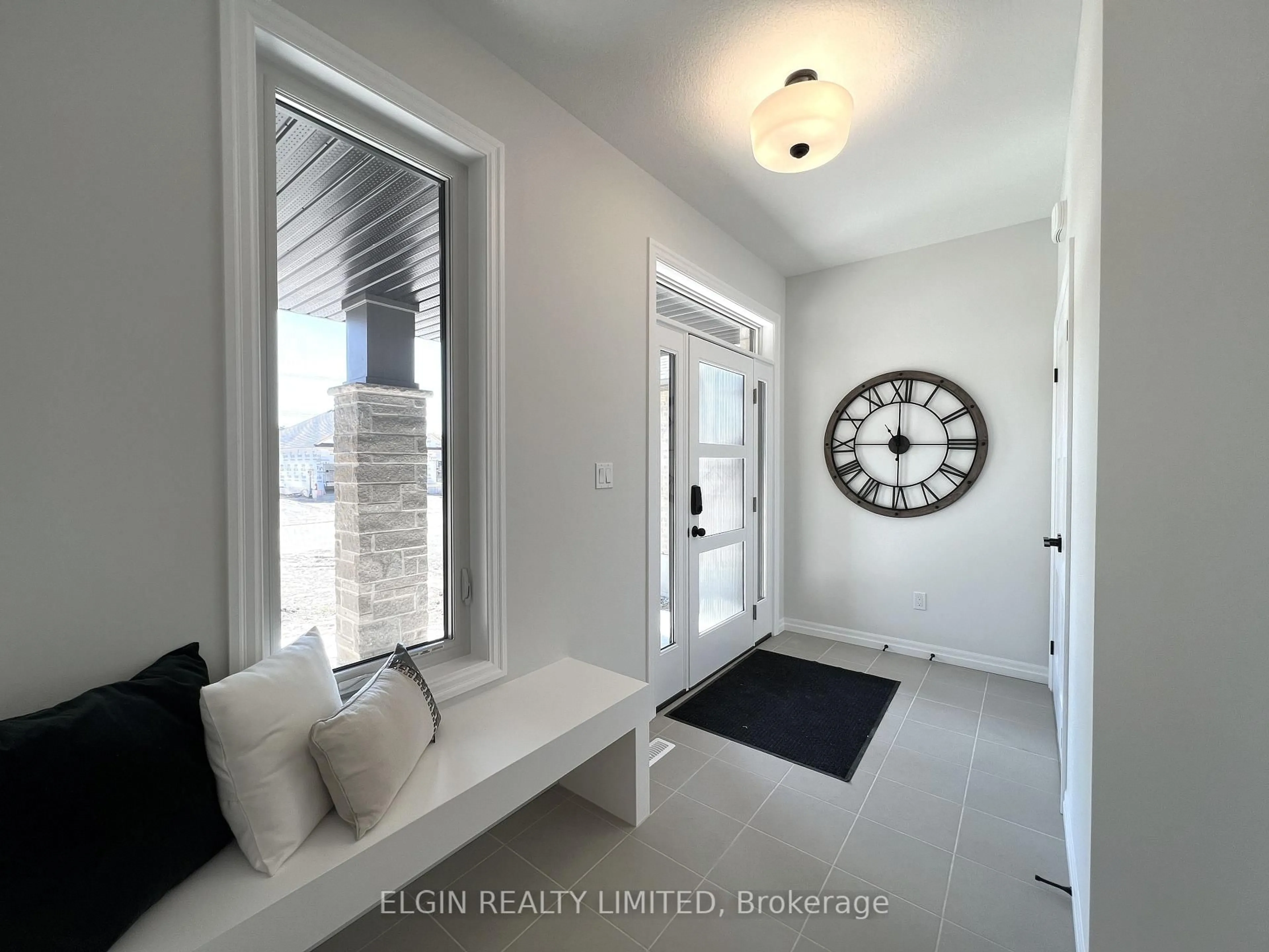 Indoor entryway for 42197 McBain Line, Central Elgin Ontario N5P 0E4