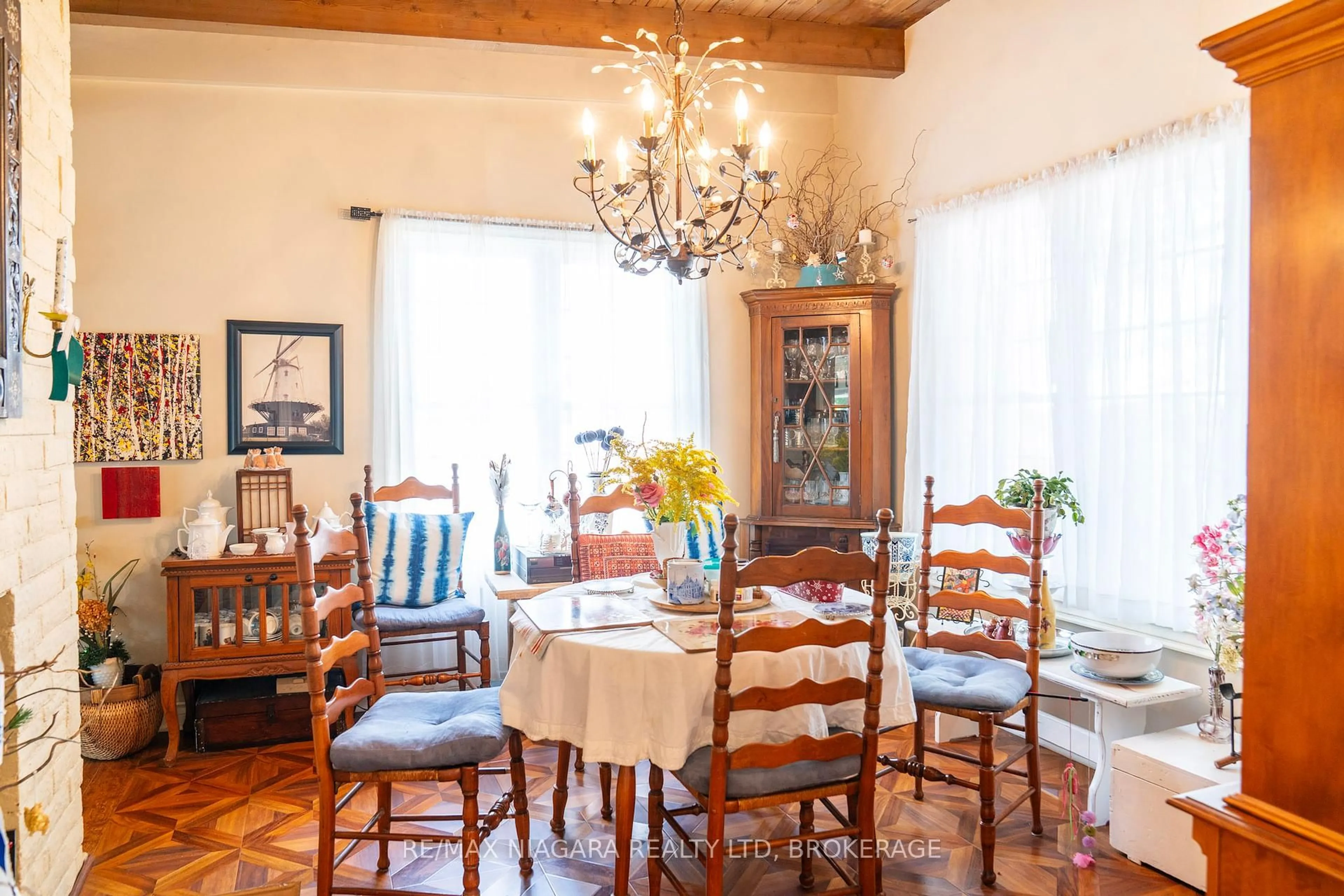Dining room, unknown for 600 Lakeview Rd, Fort Erie Ontario L2A 4W7