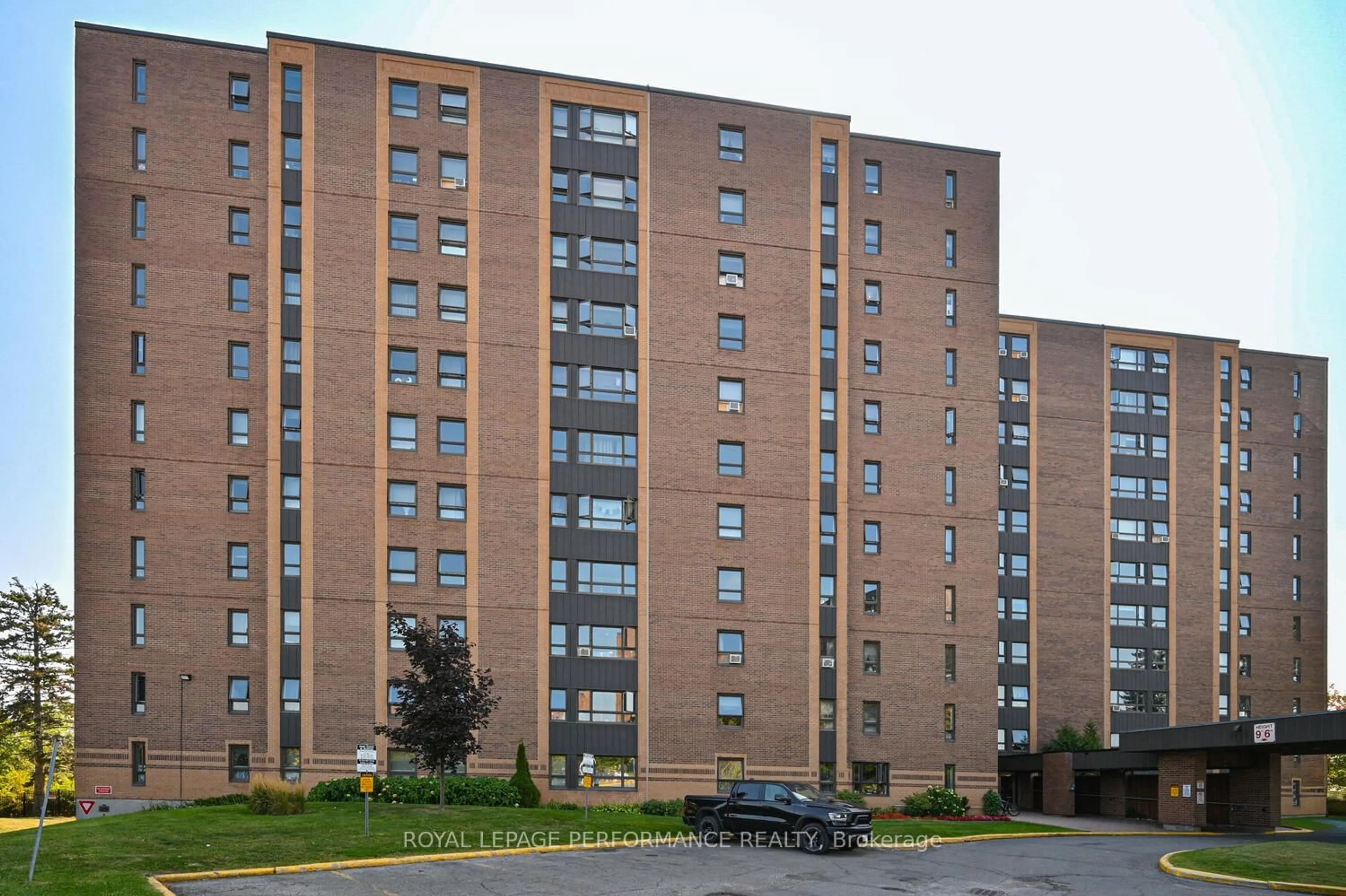 Patio, building for 1356 Meadowlands Dr #607, Ottawa Ontario K2E 6K6