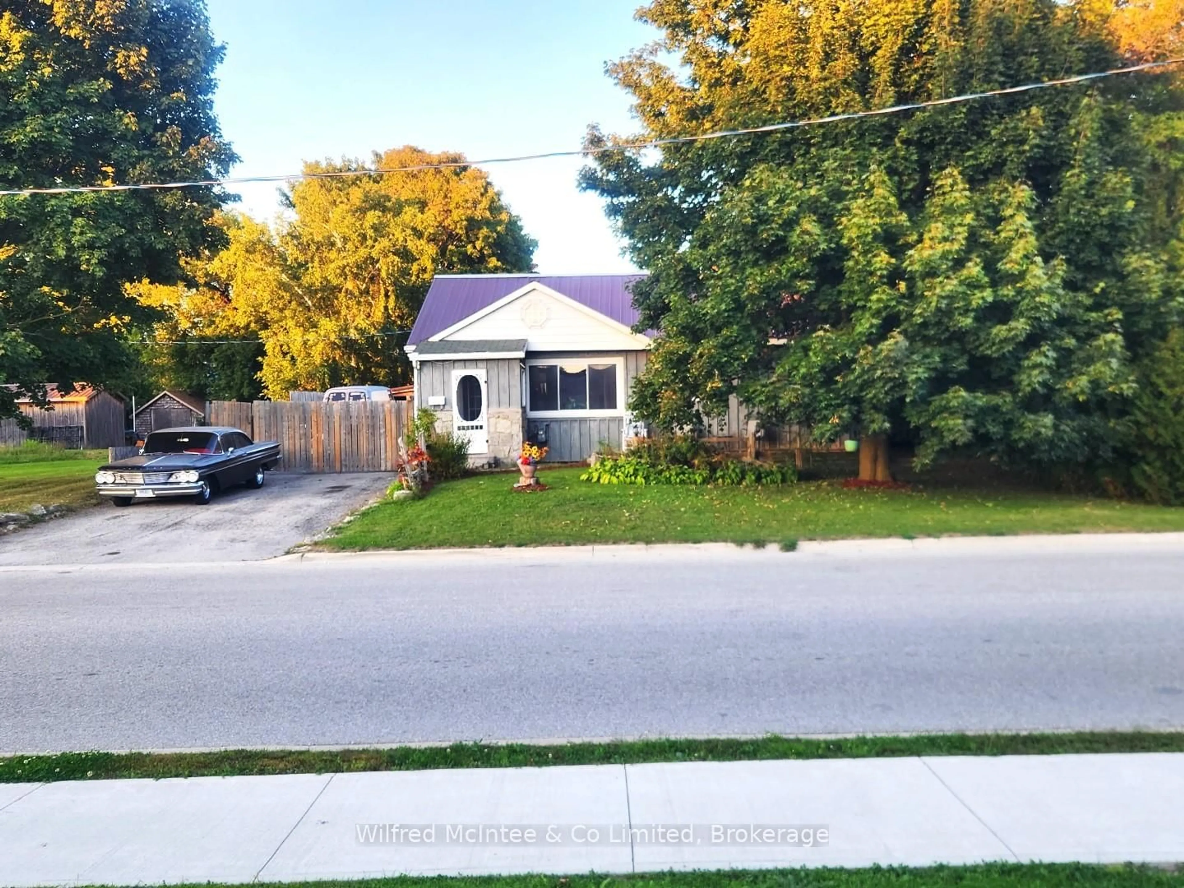 A pic from outside/outdoor area/front of a property/back of a property/a pic from drone, street for 370 Foster St, Wellington North Ontario N0G 2L1