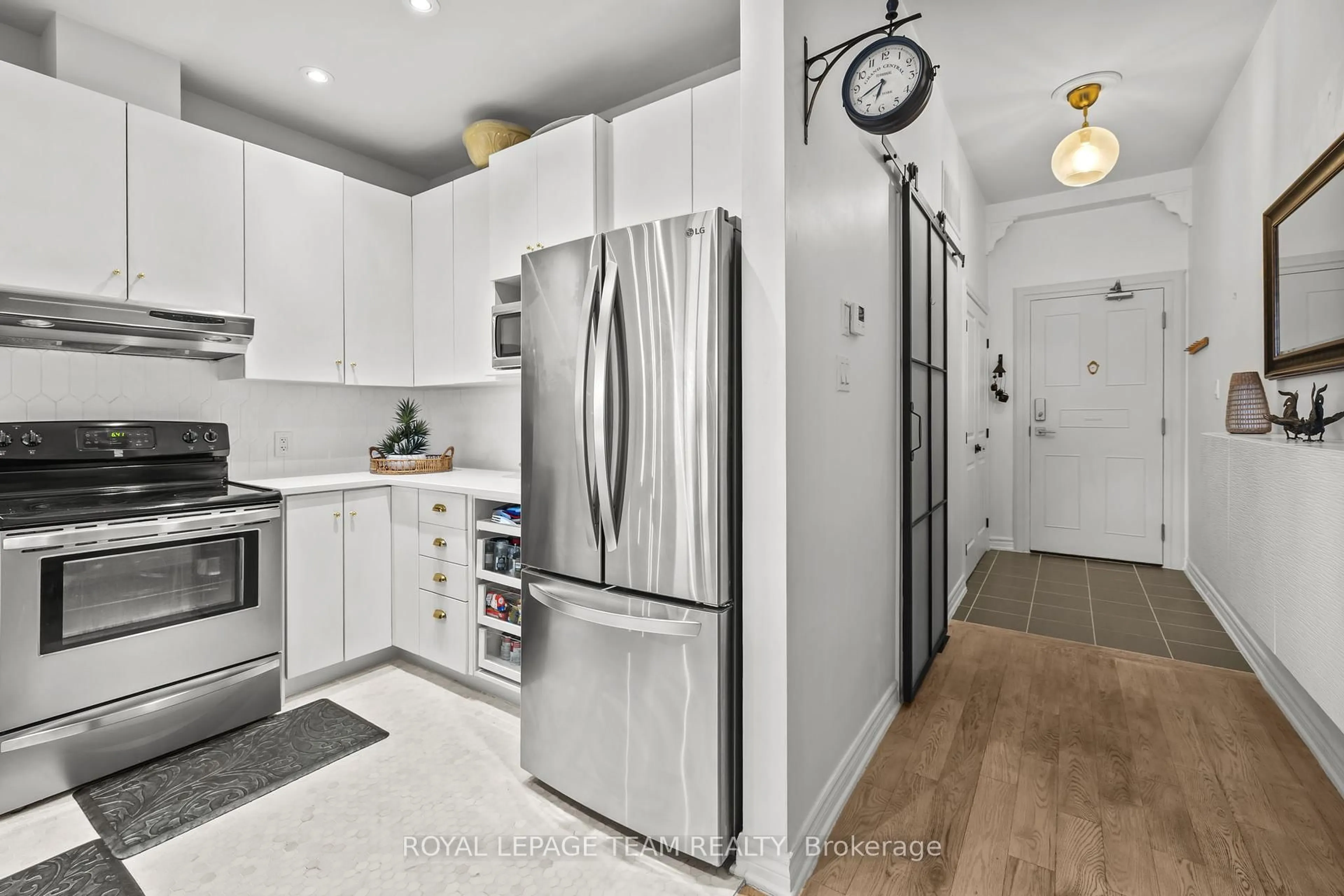 Unknown for 500 Claridge Dr #203, Ottawa Ontario K2J 3G5