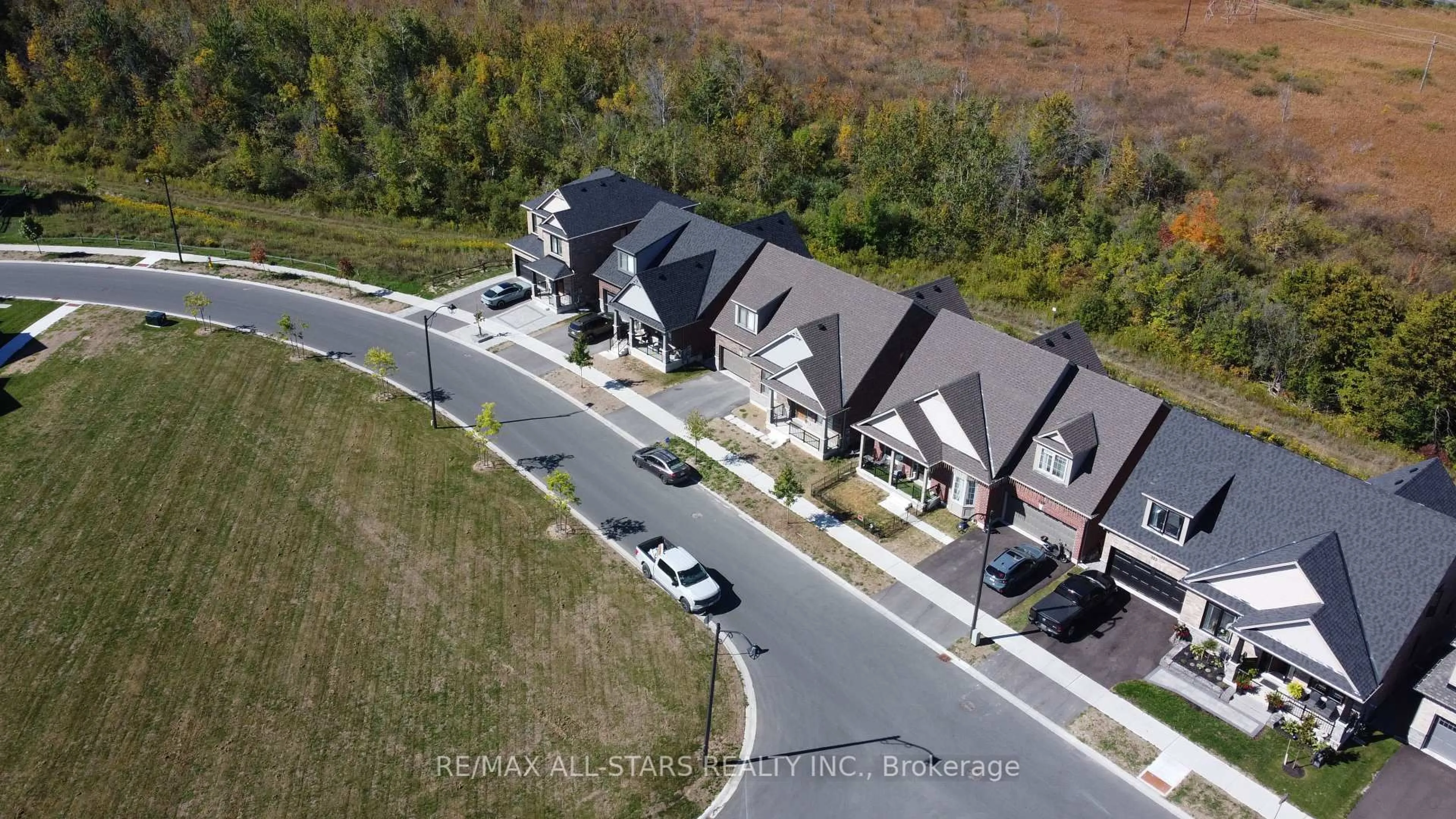 A pic from outside/outdoor area/front of a property/back of a property/a pic from drone, street for 322 Cullen Tr, Peterborough Ontario K9H 0J9