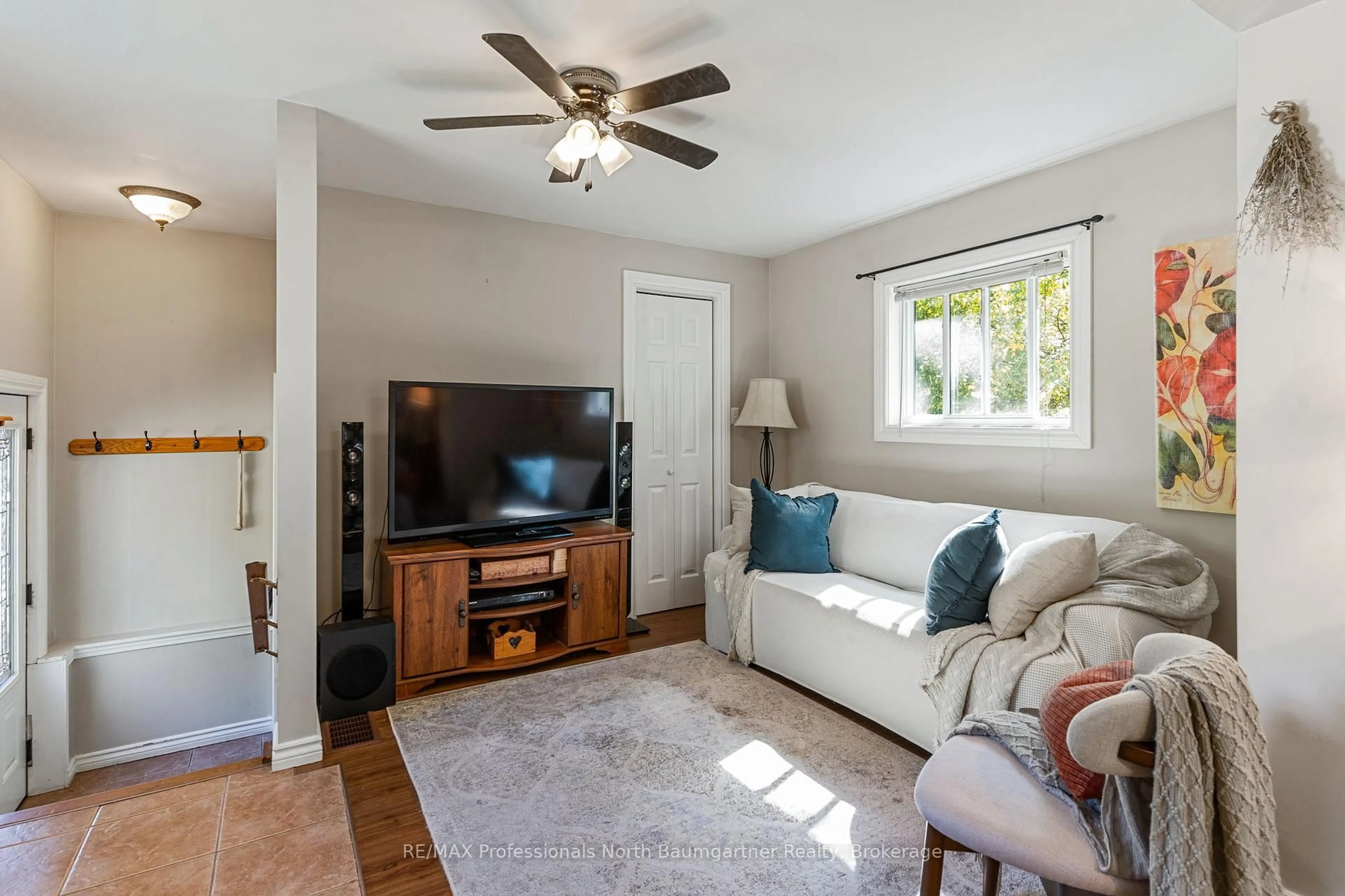 Living room with furniture, unknown for 1834 Scotch Line Rd, Minden Hills Ontario K0M 2K0
