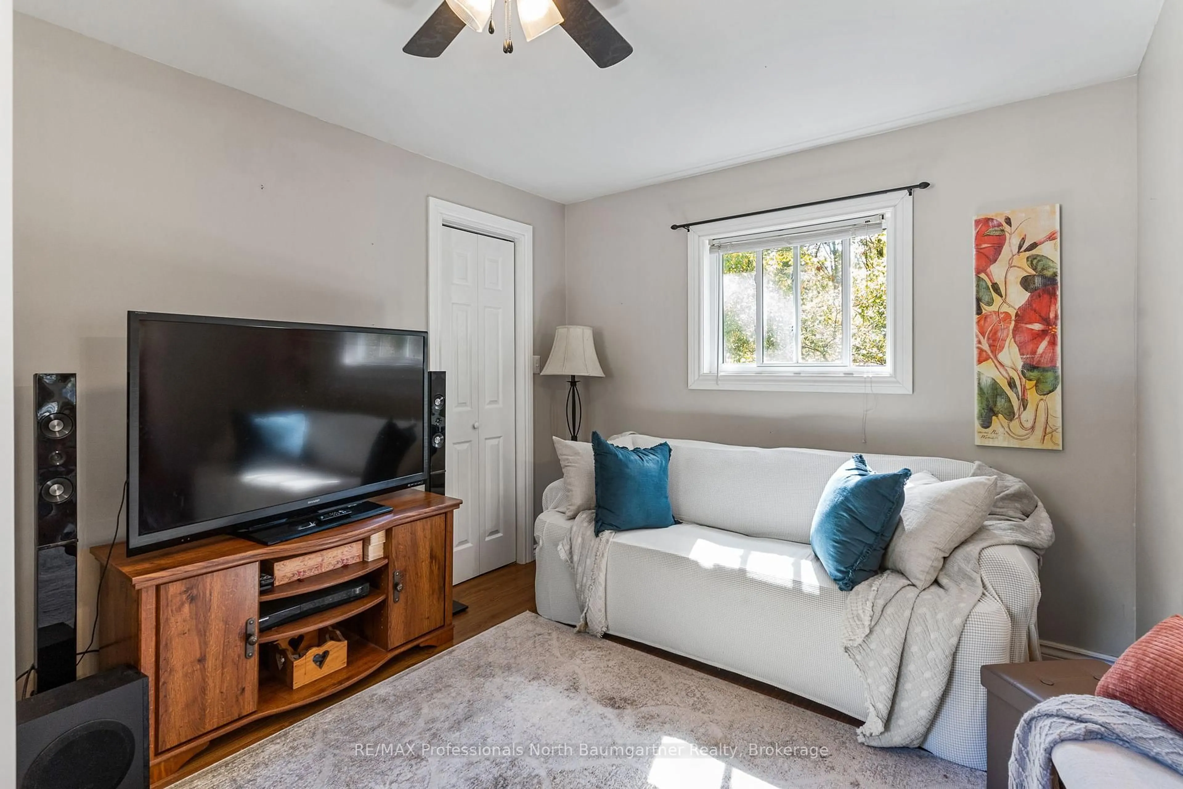 Living room with furniture, unknown for 1834 Scotch Line Rd, Minden Hills Ontario K0M 2K0