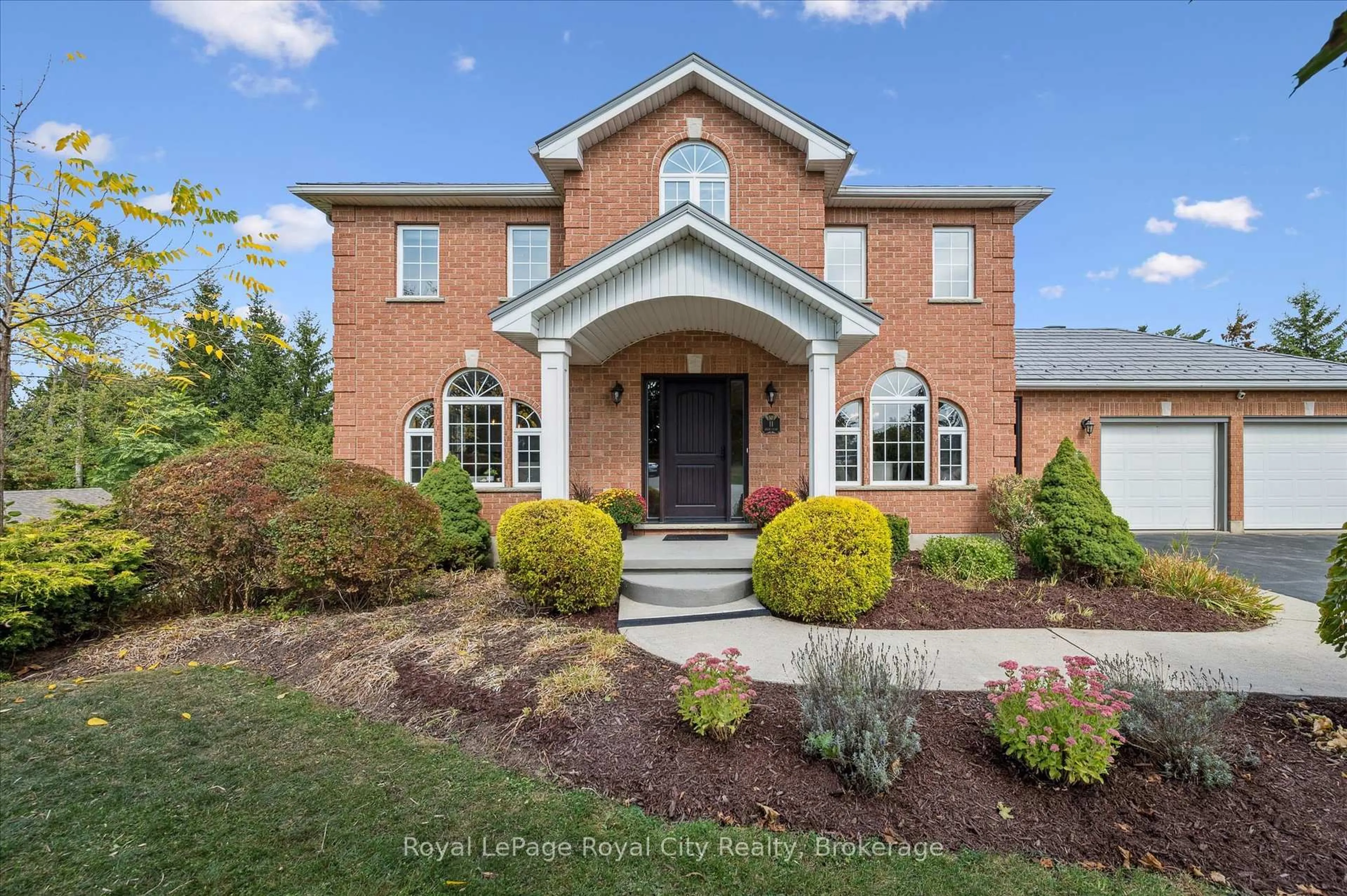 Home with brick exterior material, street for 11 Adam Crt, Guelph/Eramosa Ontario N1E 0N4