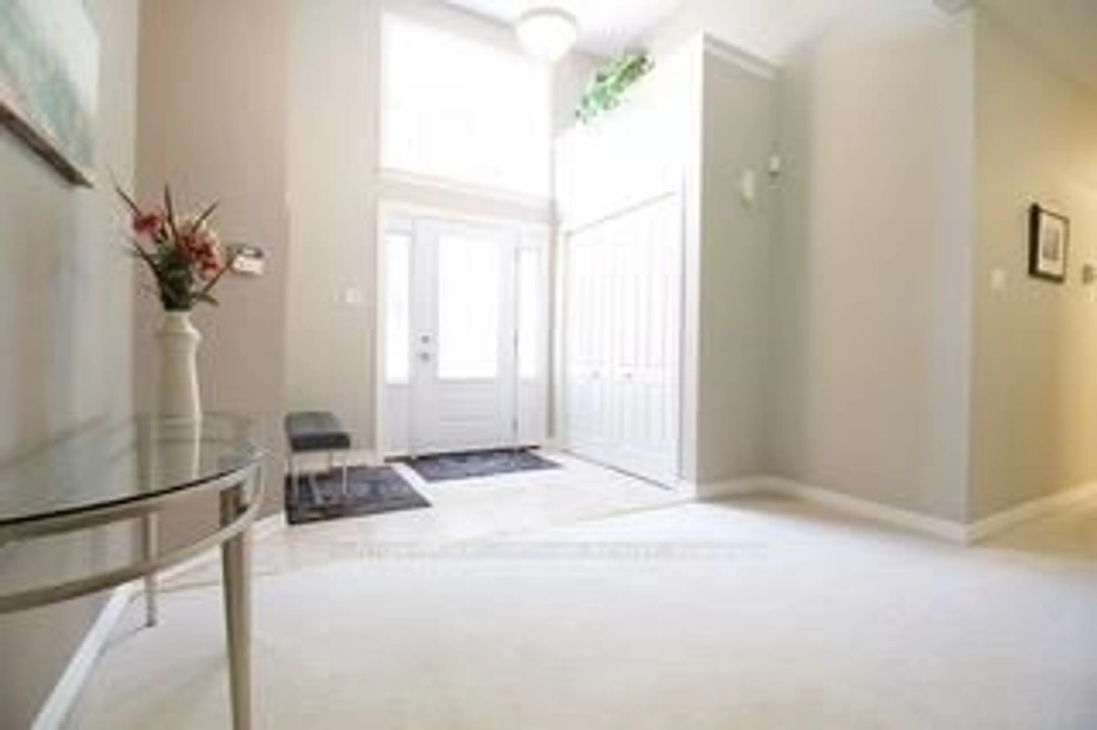 Indoor entryway for 18 Sirocco Cres, Stittsville Ontario K2S 1Z7
