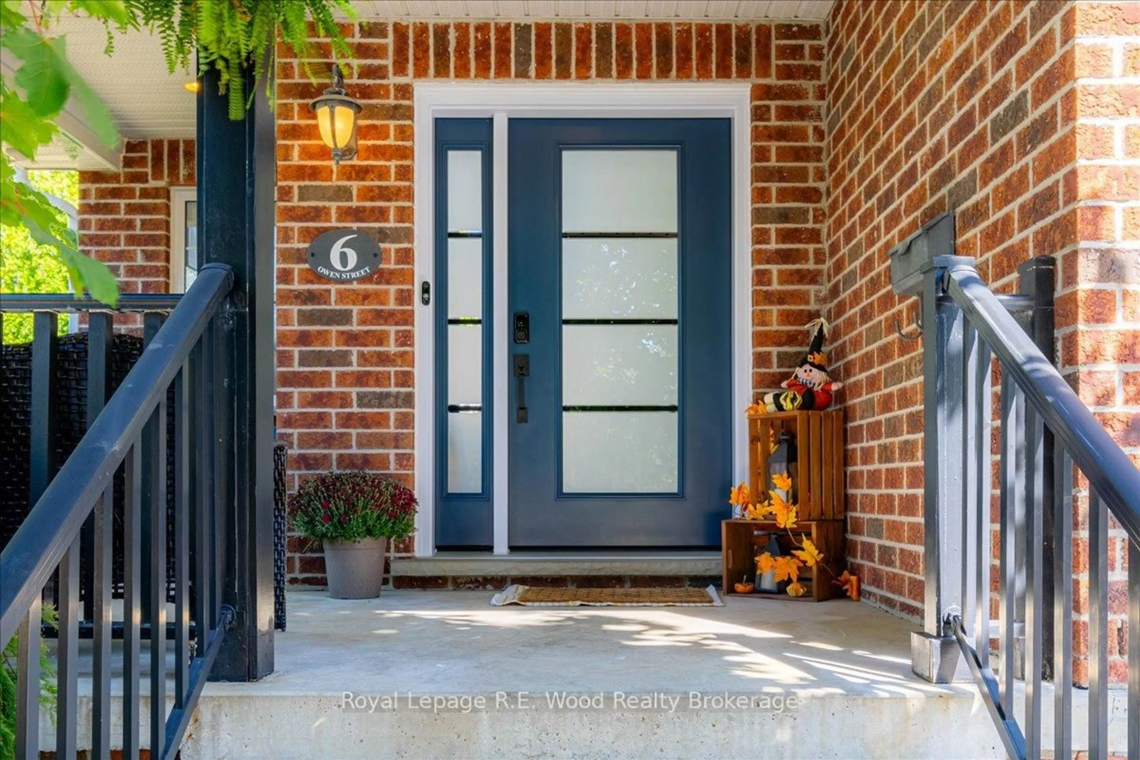 Home with brick exterior material, street for 6 Owen St, Ingersoll Ontario N5C 4H3