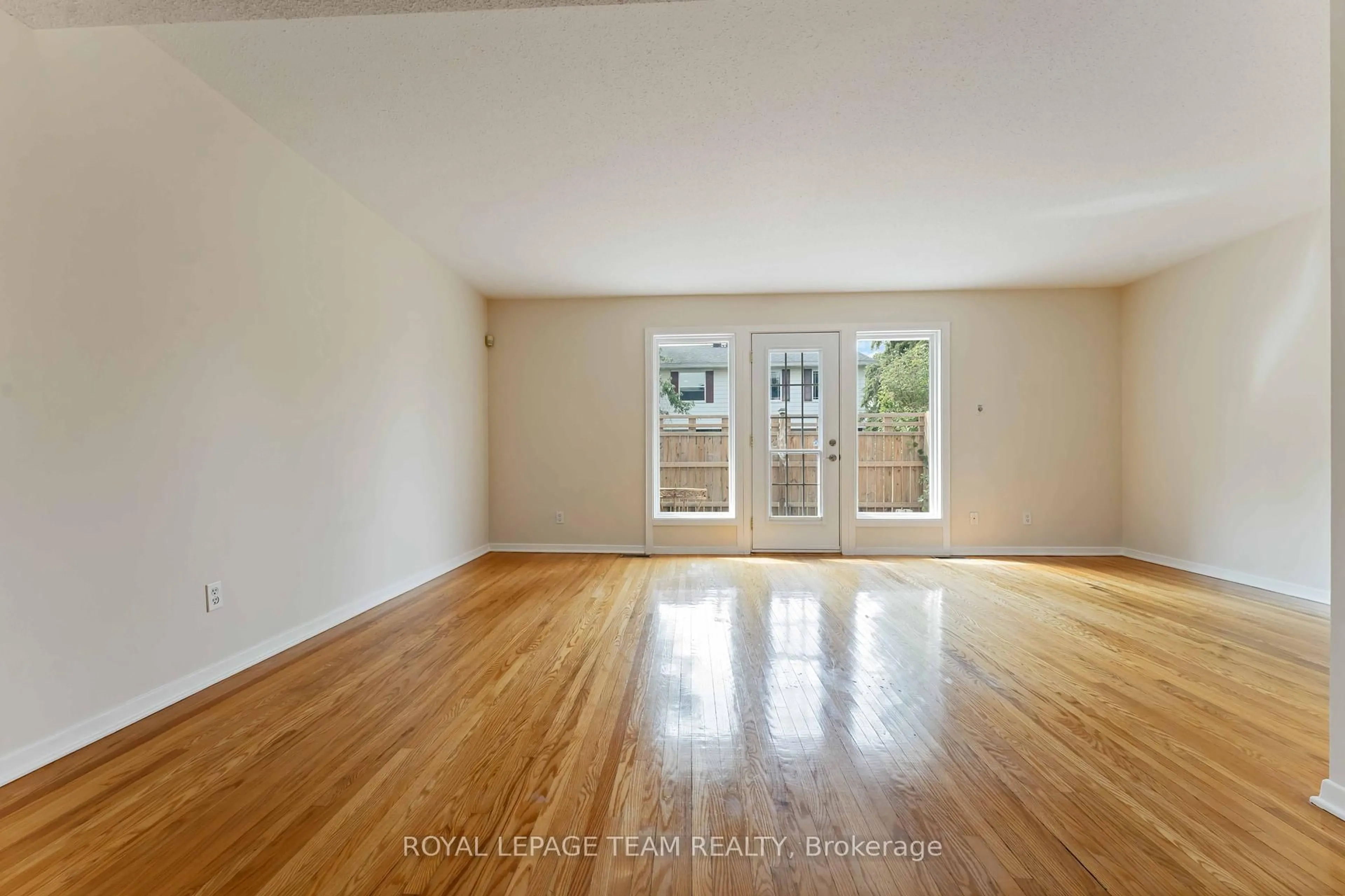 A pic of a room for 2664 Draper Ave, Ottawa Ontario K2H 6Z9