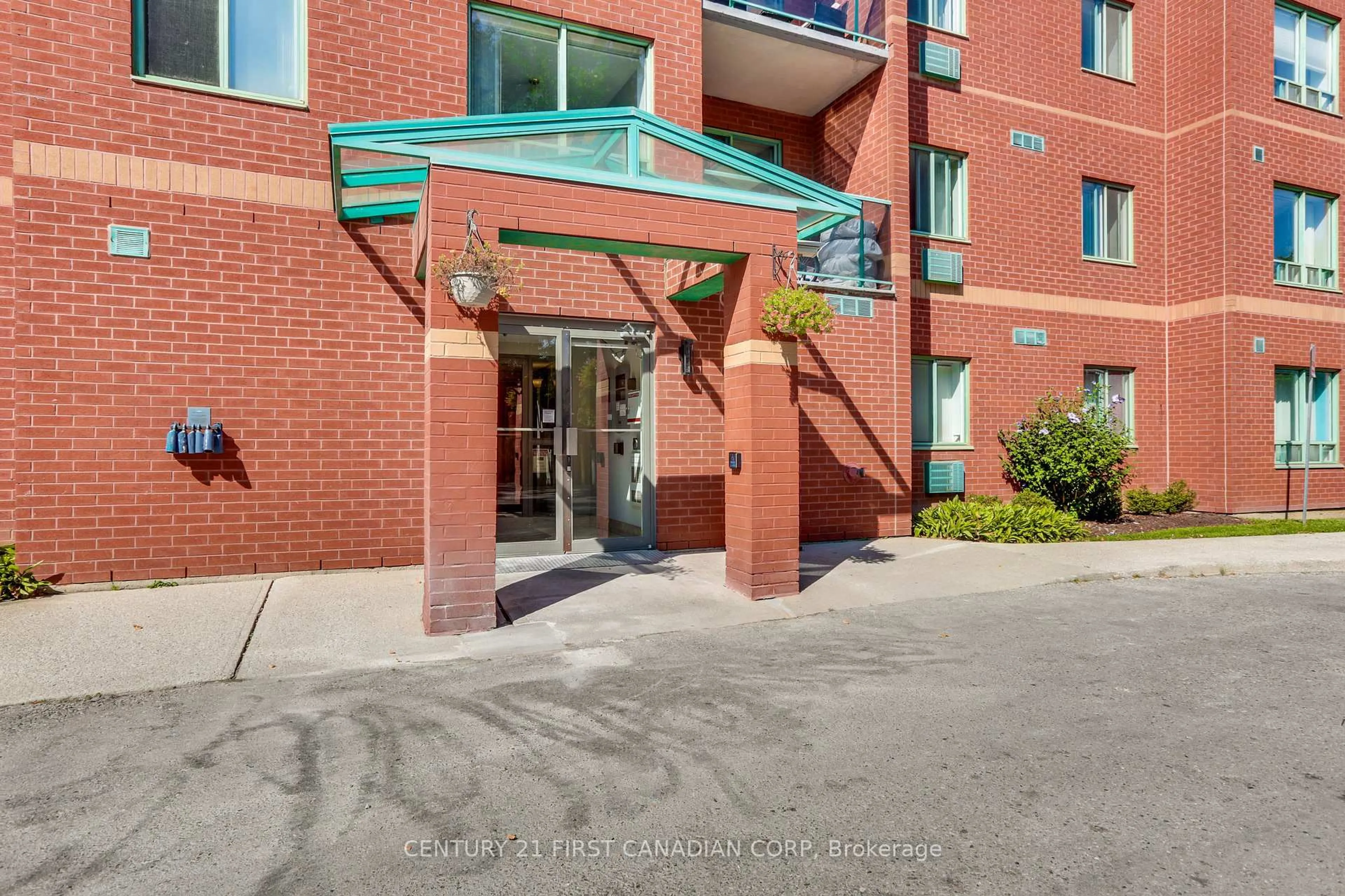 Indoor foyer for 76 Base Line Rd #201, London South Ontario N6J 4X6
