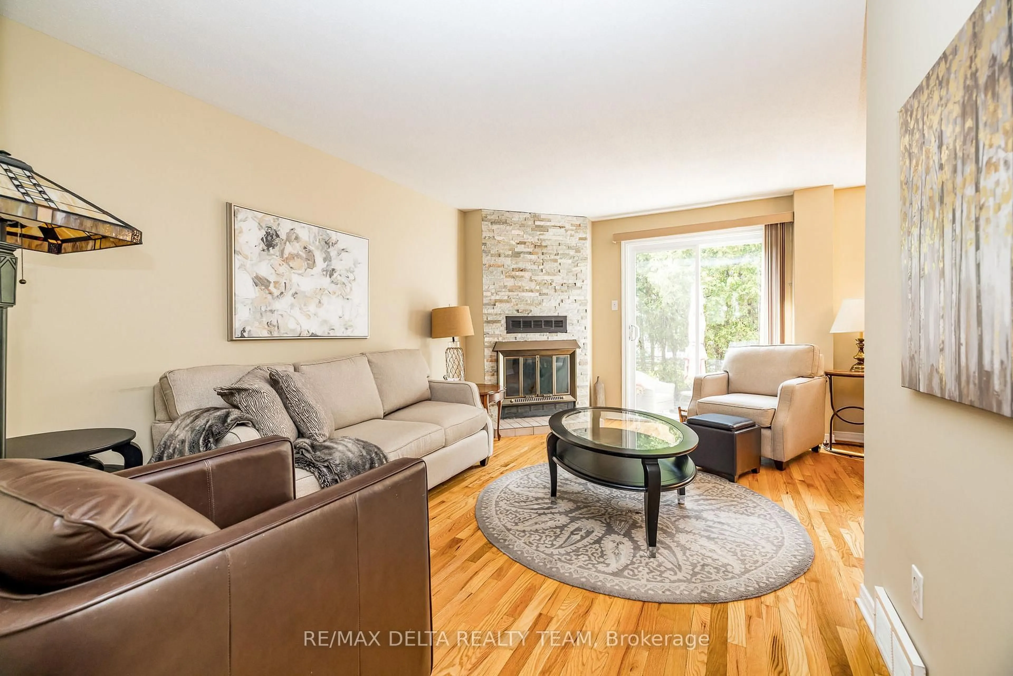Living room with furniture, unknown for 334 Omer-Lacasse Ave, Ottawa Ontario K1E 2X8