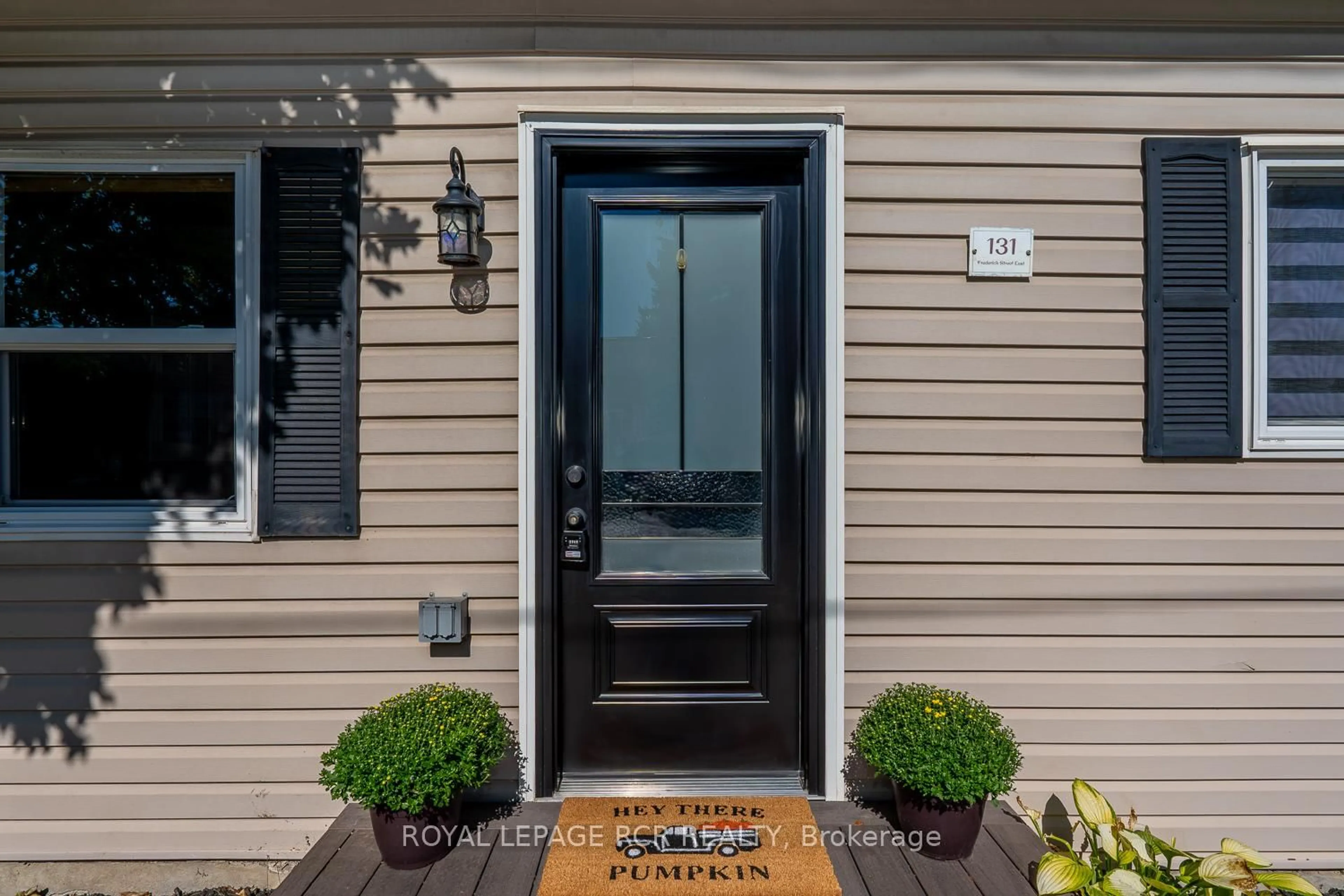 Indoor entryway for 131 Frederick St, Wellington North Ontario N0G 1A0