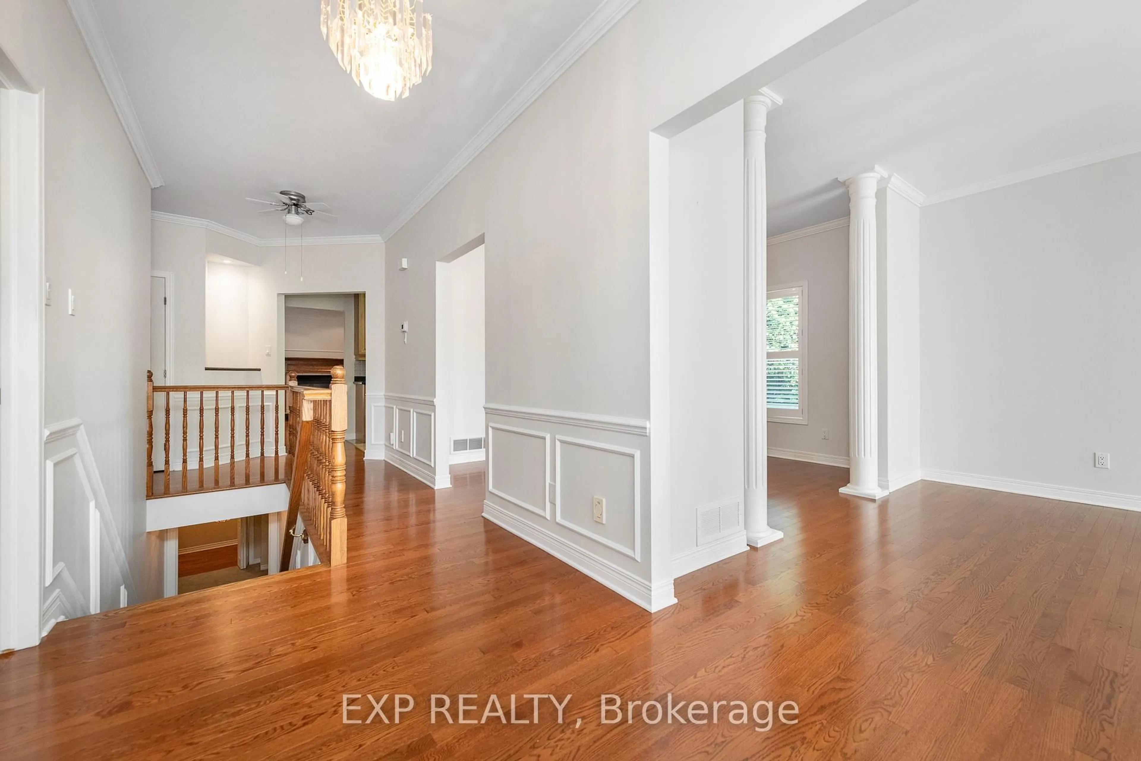 Indoor entryway for 243 Marilyn Ave, Ottawa Ontario K1V 7E4