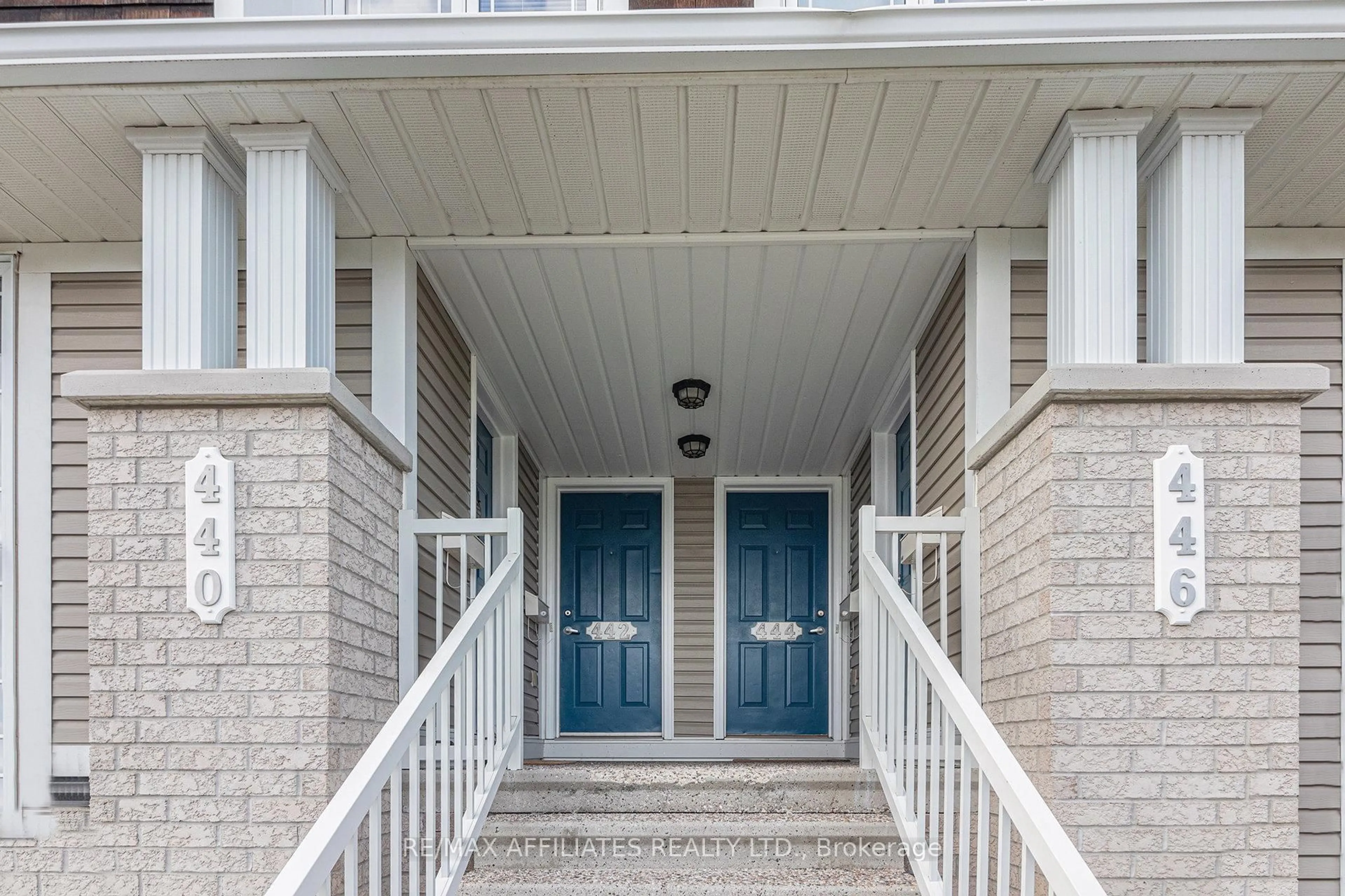 Indoor entryway for 440 Harvest Valley Ave, Ottawa Ontario K4A 0V6