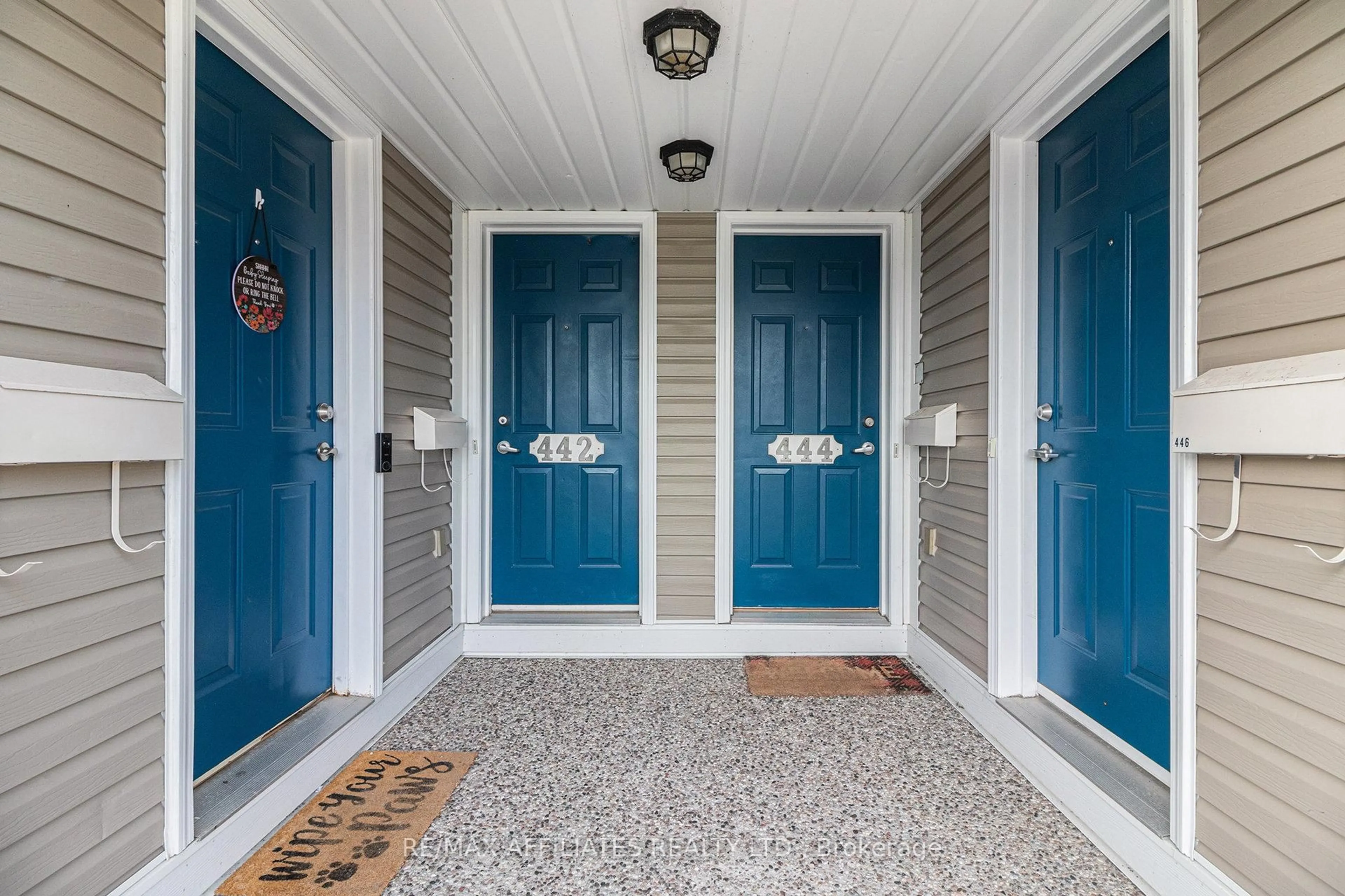 Indoor entryway for 440 Harvest Valley Ave, Ottawa Ontario K4A 0V6