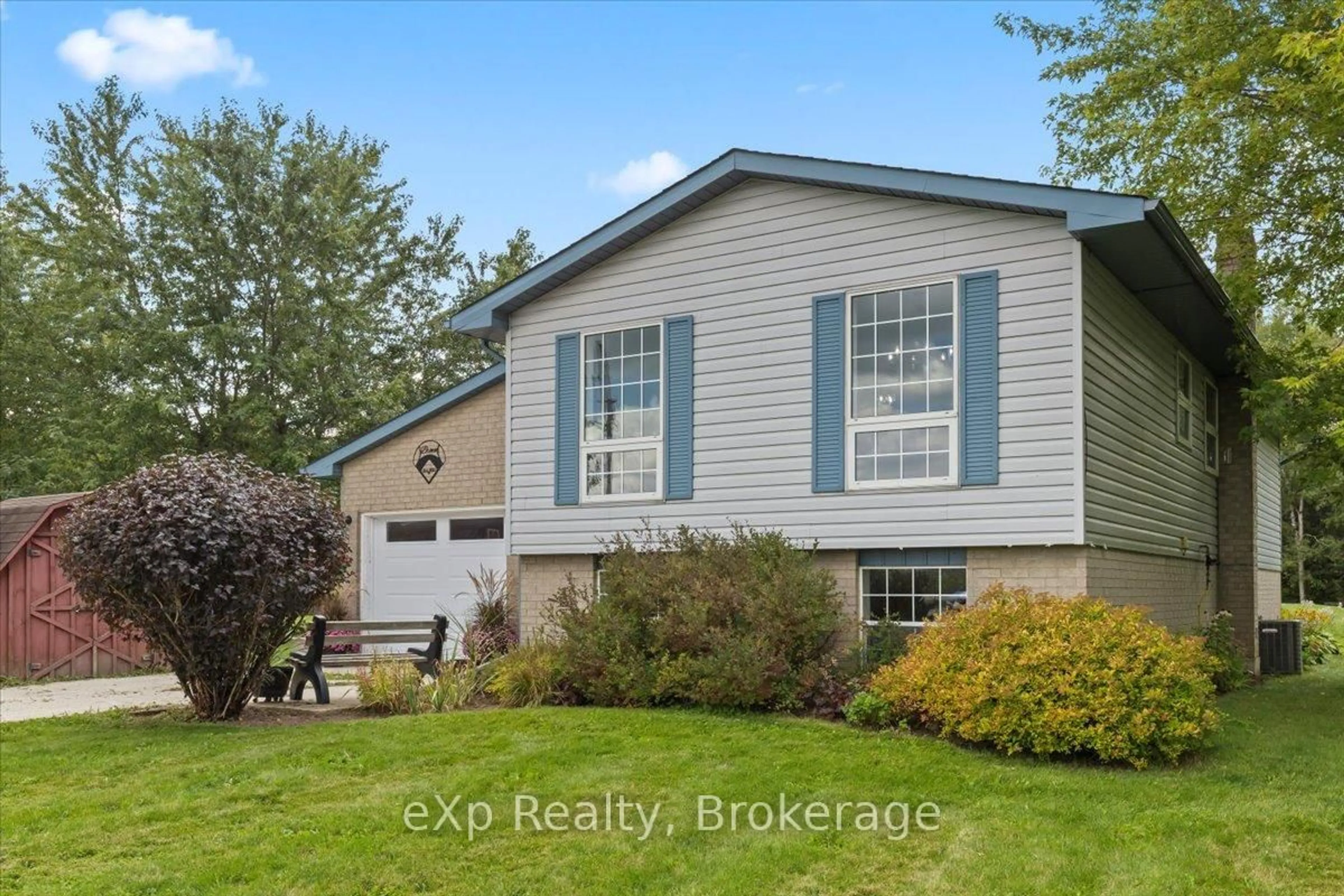 Home with vinyl exterior material, water/lake/river/ocean view for 112260 Grey 14 Rd, Southgate Ontario N0C 1B0