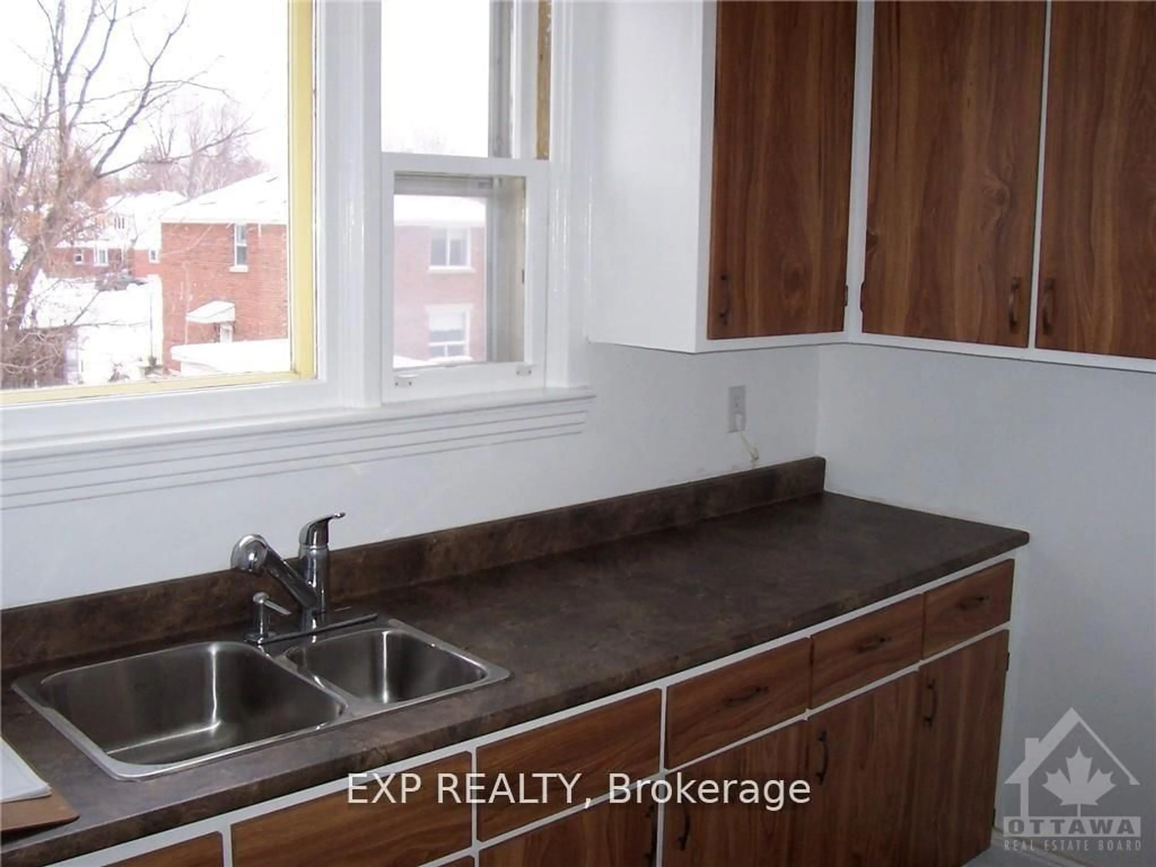 Standard kitchen, unknown for 879 Kirkwood Ave, Ottawa Ontario K1Z 5Y3
