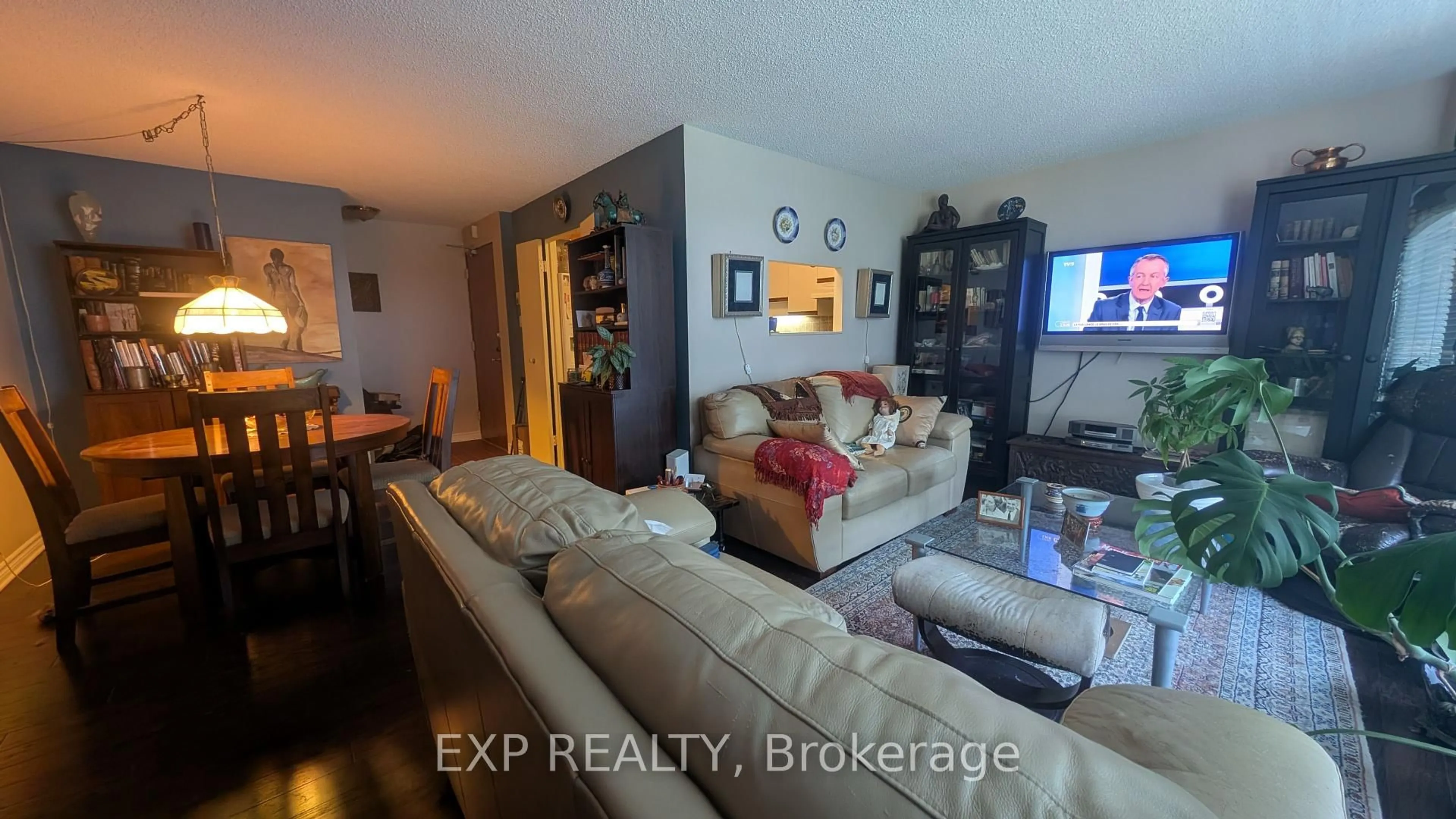 A pic of a room for 20 Chesterton Dr #518, Ottawa Ontario K2E 6Z7
