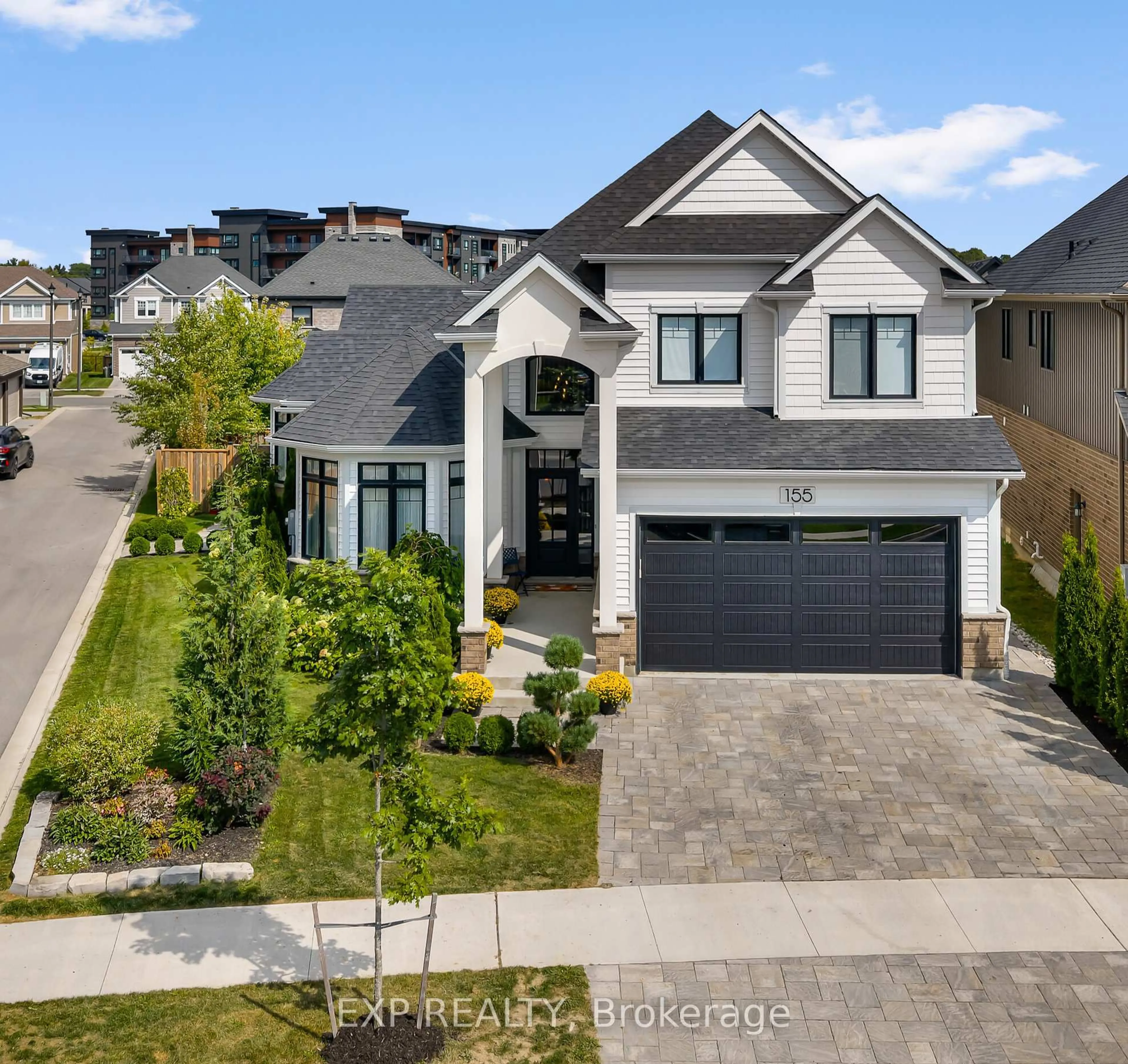 A pic from outside/outdoor area/front of a property/back of a property/a pic from drone, street for 155 Susan Dr, Pelham Ontario L2E 7K8