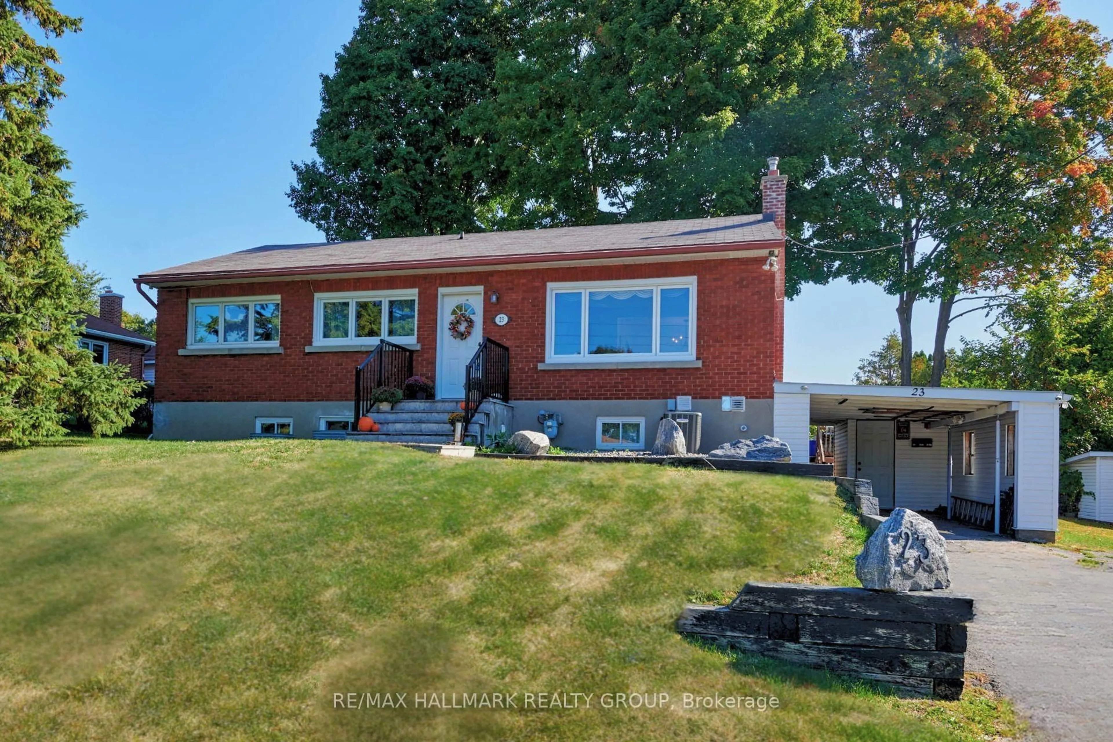 Unknown for 23 Elvina St, Ottawa Ontario K1J 7L2