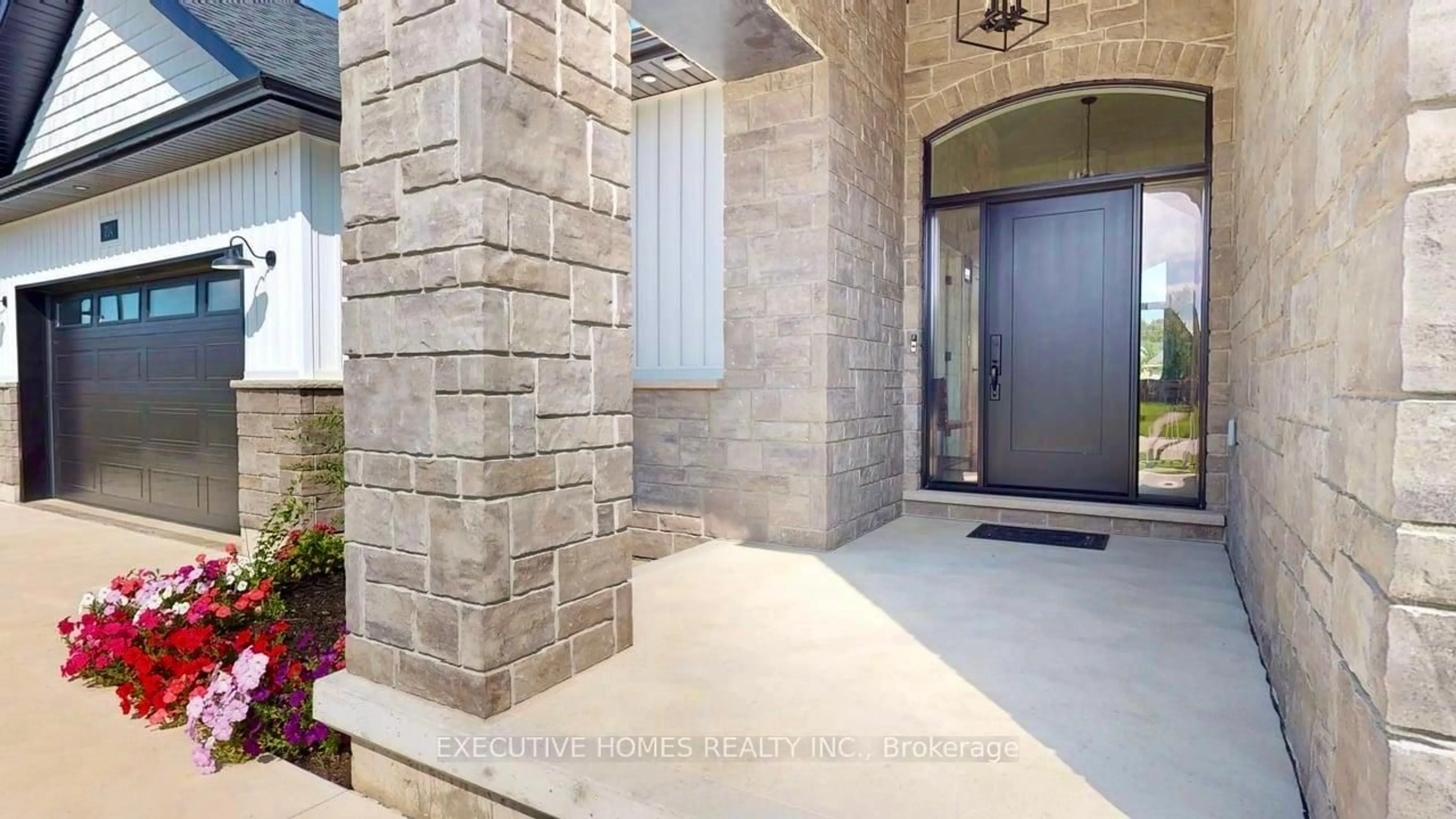 Indoor entryway for 214 Irishwood Lane, Brockton Ontario N0G 2V0