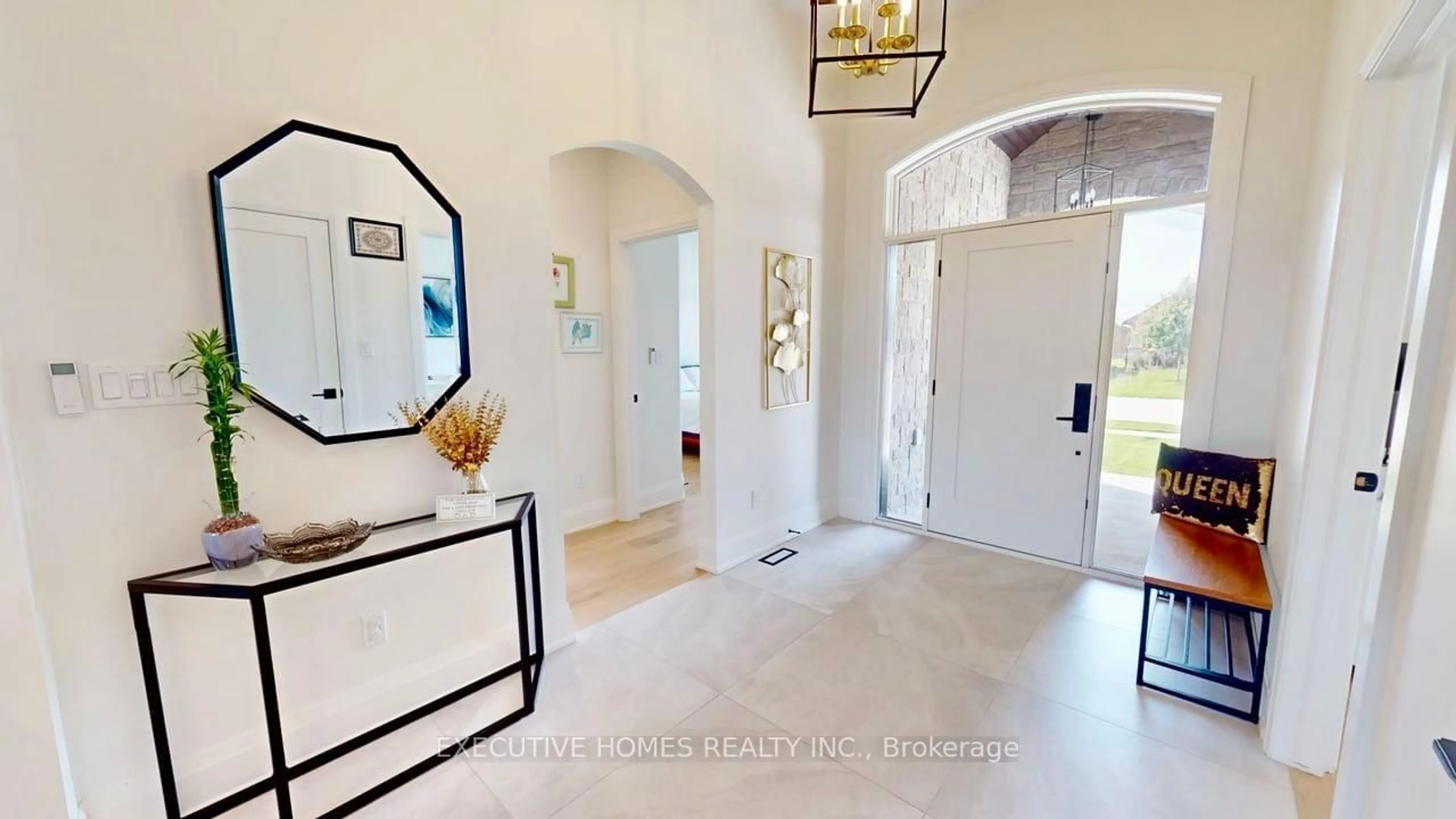 Indoor entryway for 214 Irishwood Lane, Brockton Ontario N0G 2V0