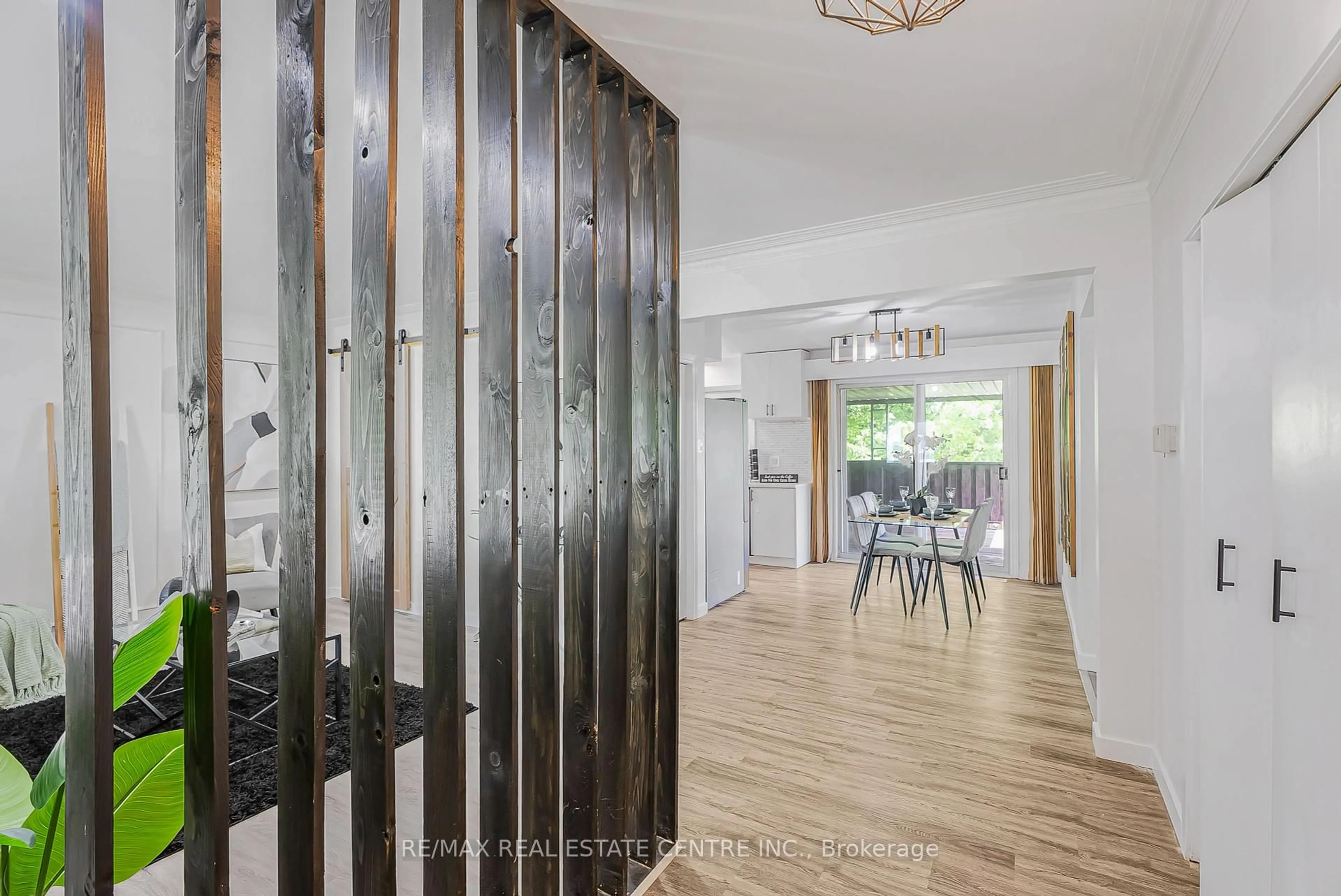 Indoor entryway for 95 Ripplewood Cres, Kitchener Ontario N2M 4R9