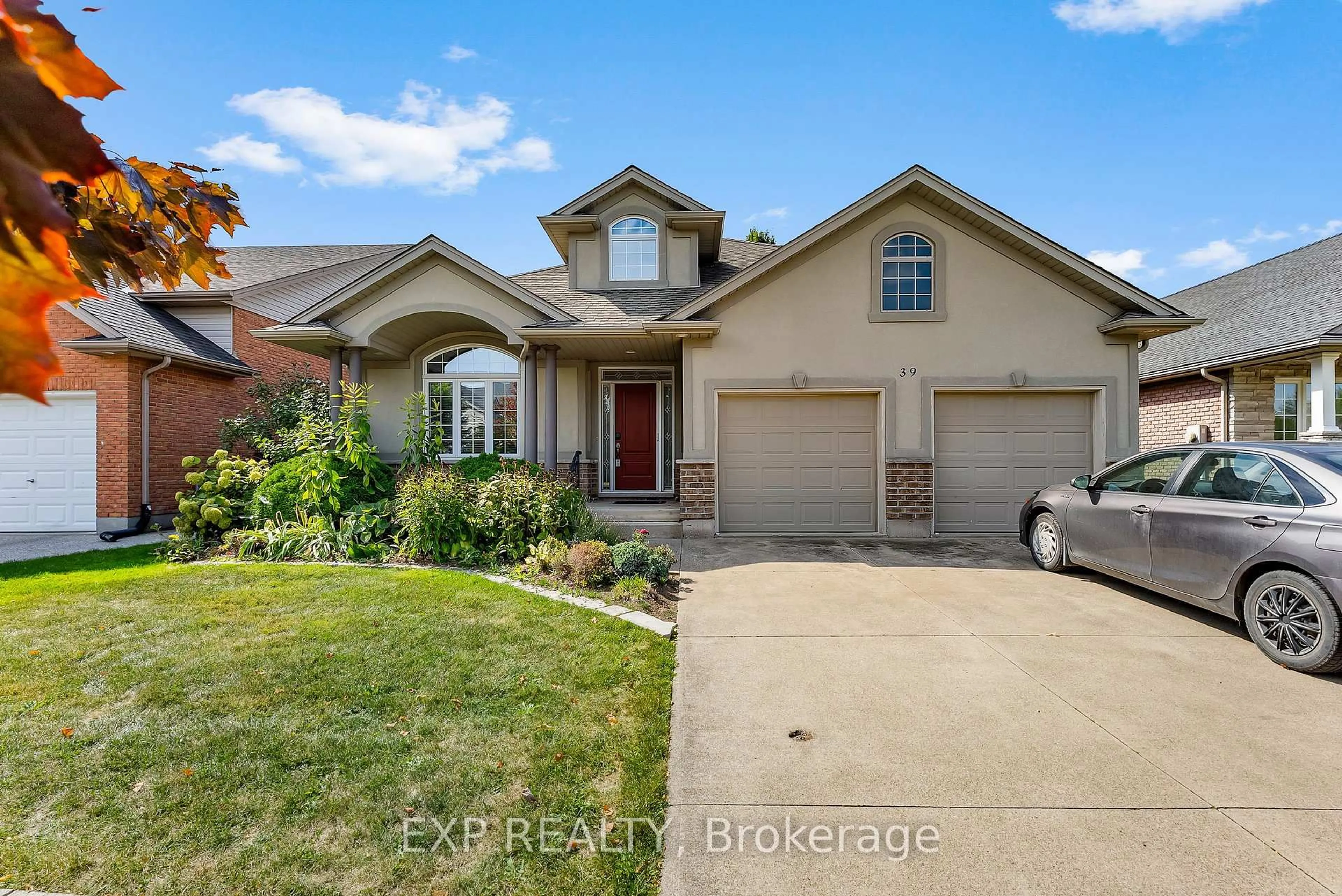 Home with brick exterior material, street for 39 Vansickle Rd, St. Catharines Ontario L2S 4C2