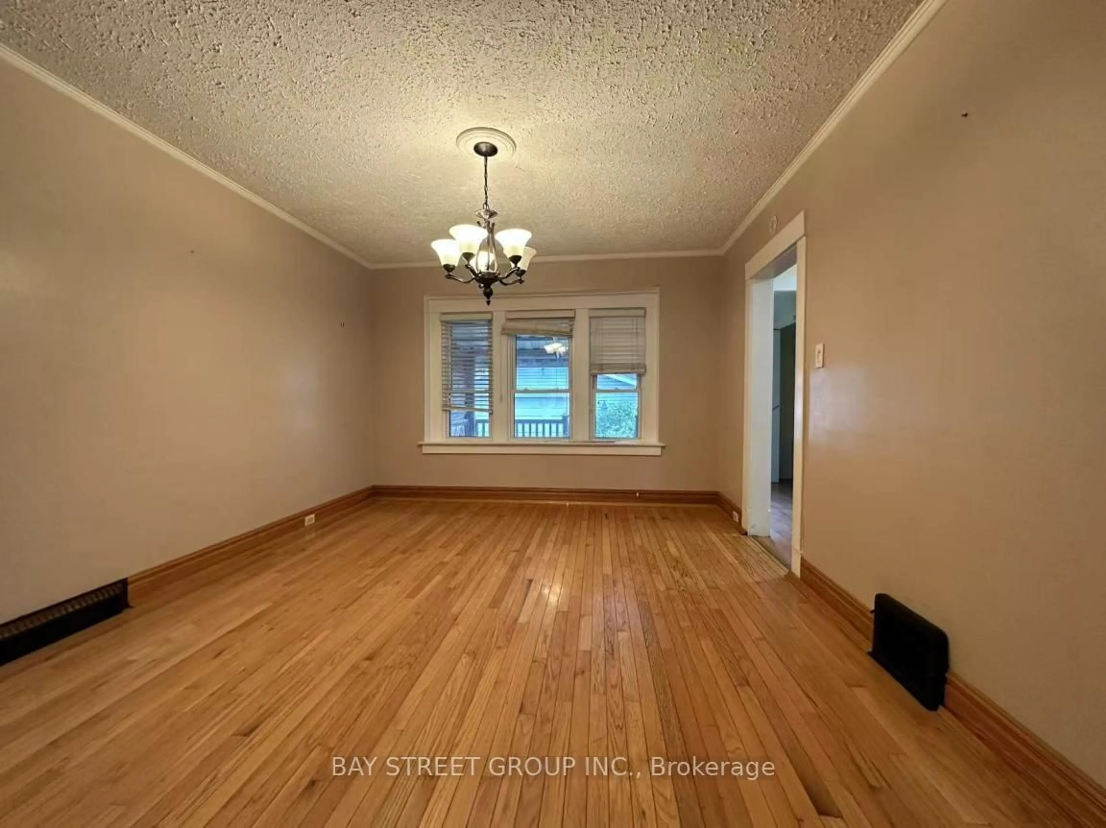 A pic of a room for 47 Haig St, St. Catharines Ontario L2R 6K7