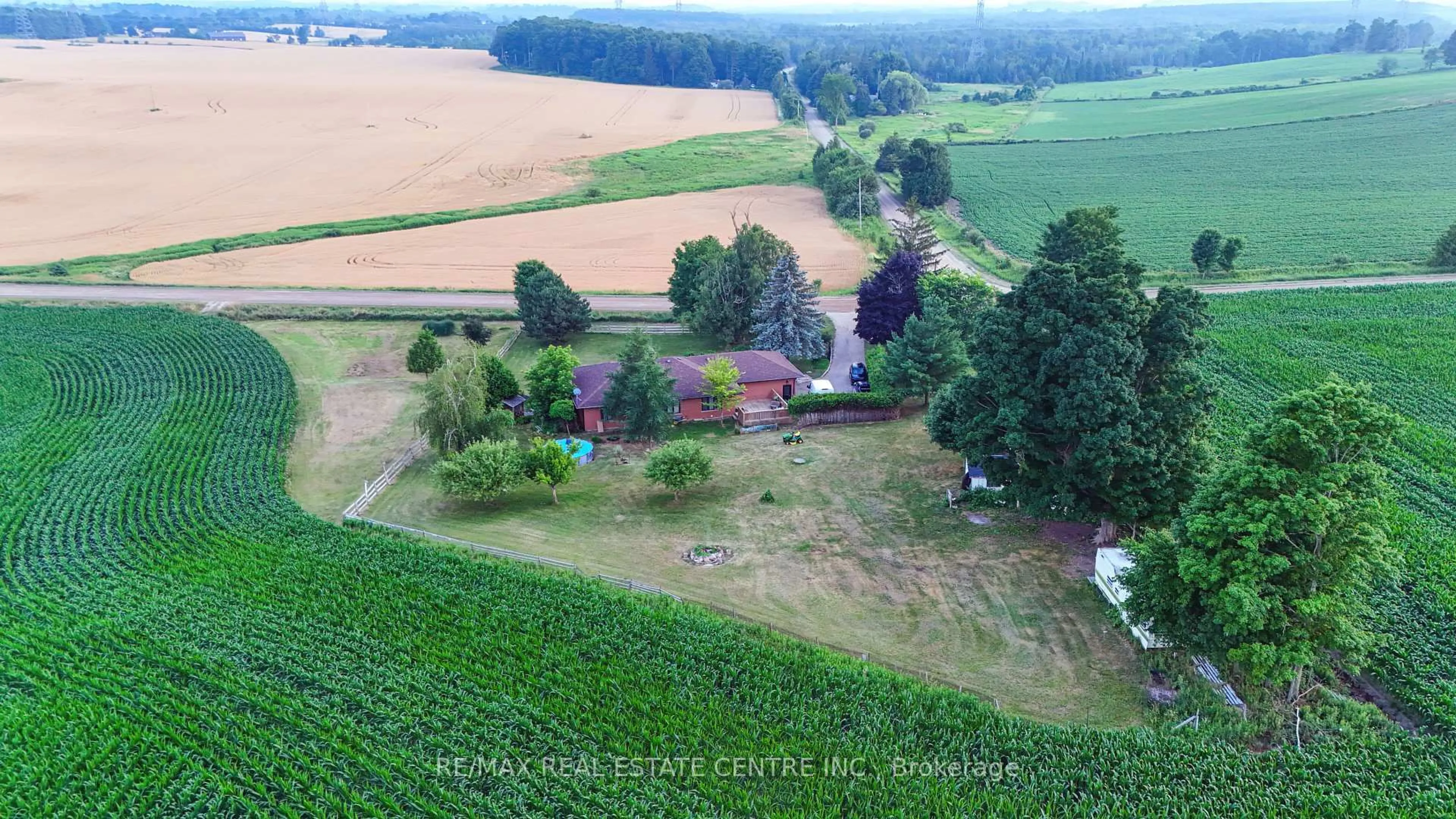 A pic from outside/outdoor area/front of a property/back of a property/a pic from drone, mountain view for 5295 Fifth Line, Erin Ontario N0B 1T0