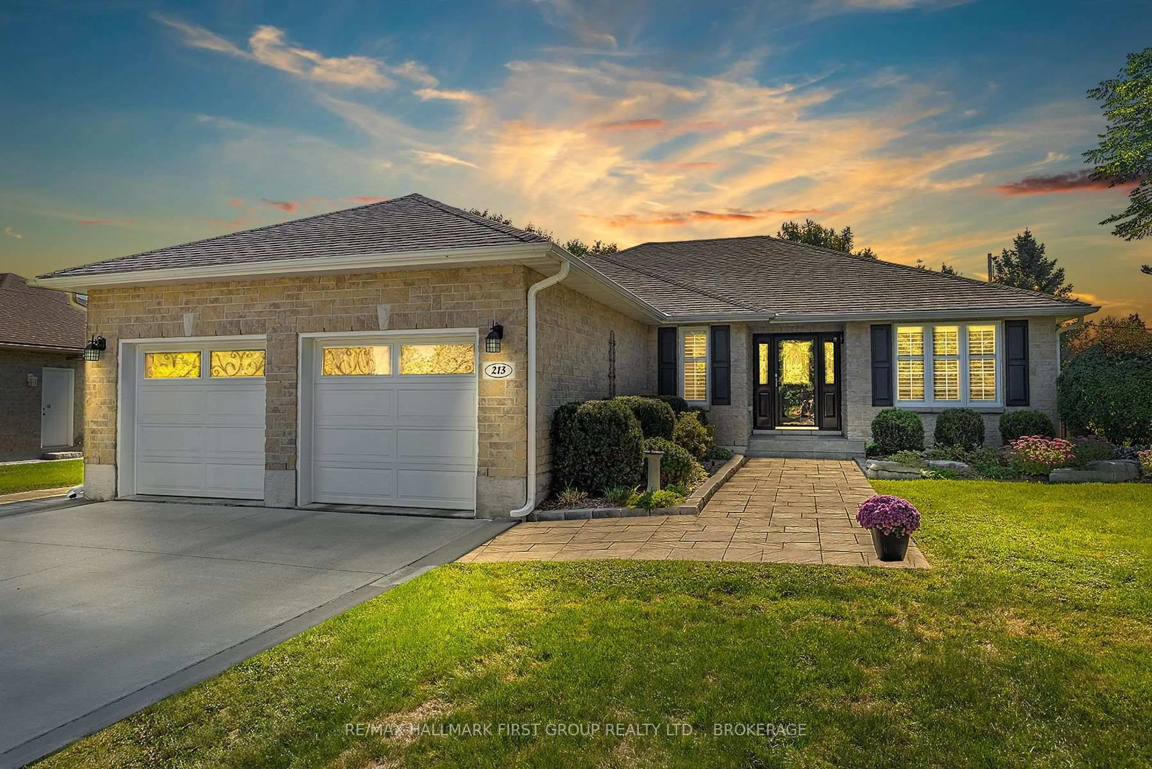 Home with vinyl exterior material, street for 213 Smuggler's Cove Dr, Kingston Ontario K7M 9C6