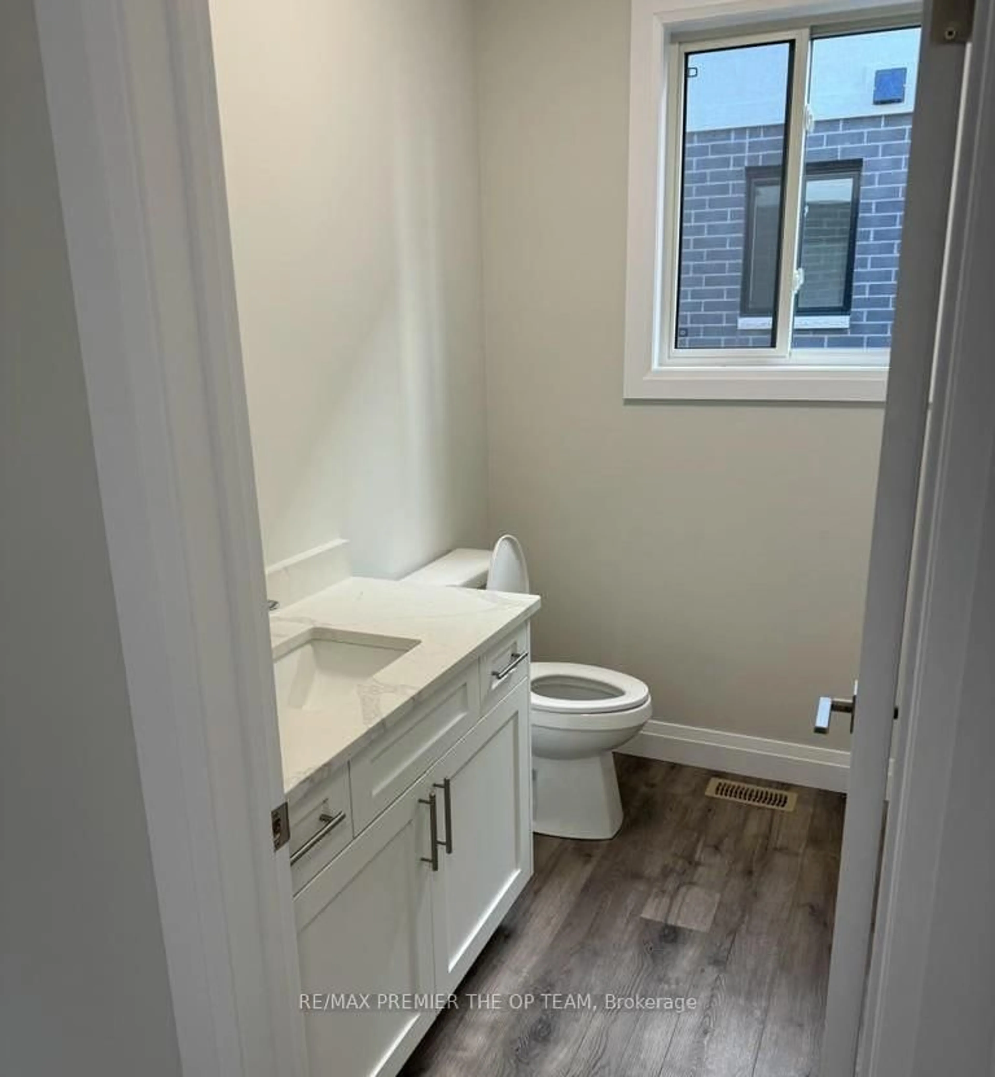 A pic of a room for 103 Eagle St #ON, Leamington Ontario N8H 0G5