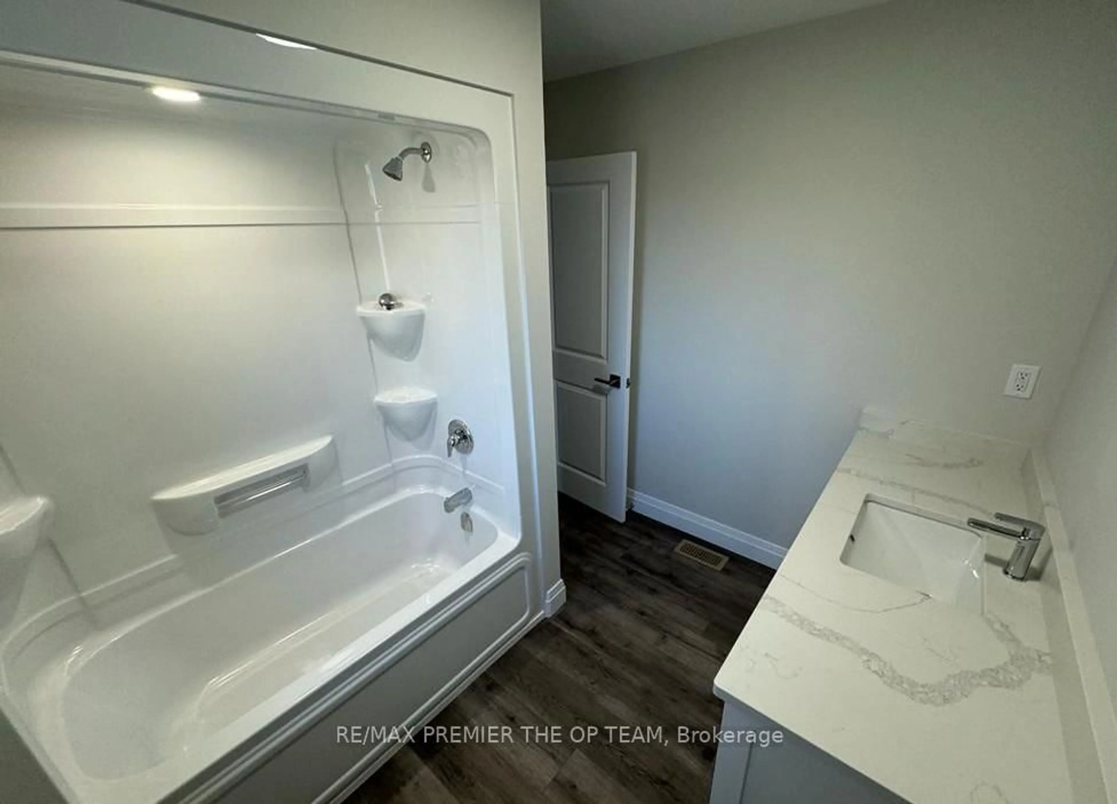 A pic of a room for 103 Eagle St #ON, Leamington Ontario N8H 0G5