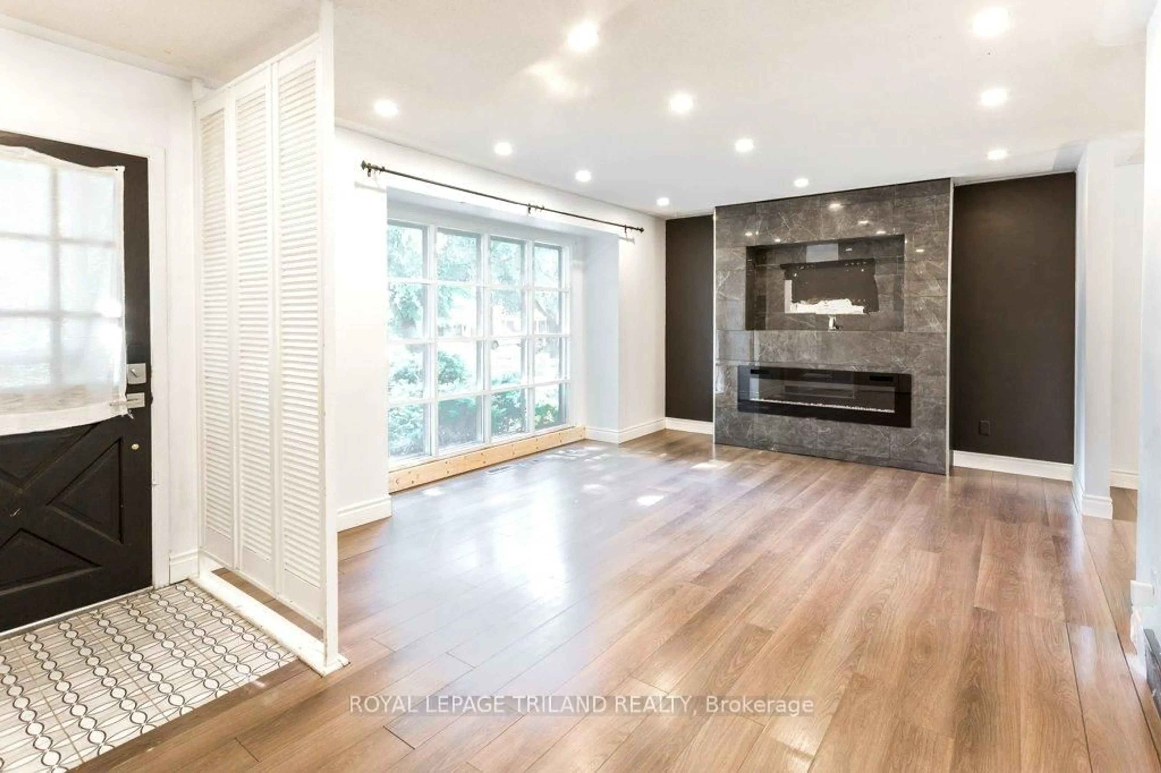Unknown for 75 Tweed Cres, London North Ontario N5X 1Z5
