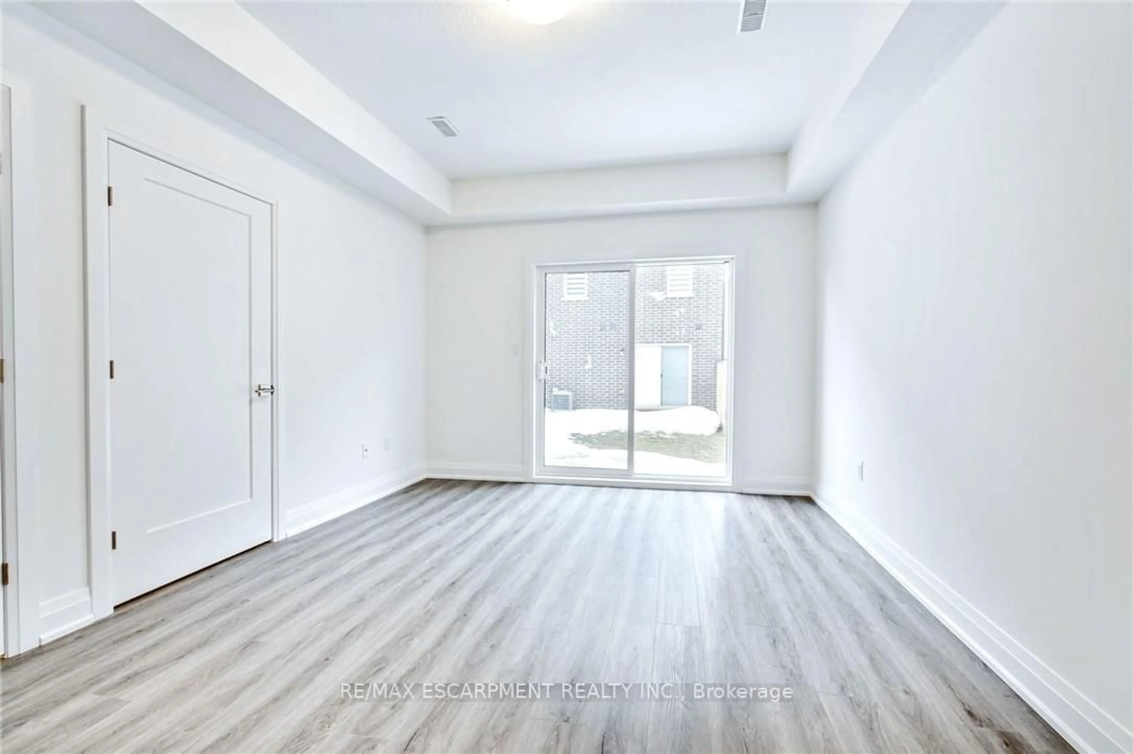 A pic of a room for 14 Clear Valley Lane, Hamilton Ontario L0R 1W0