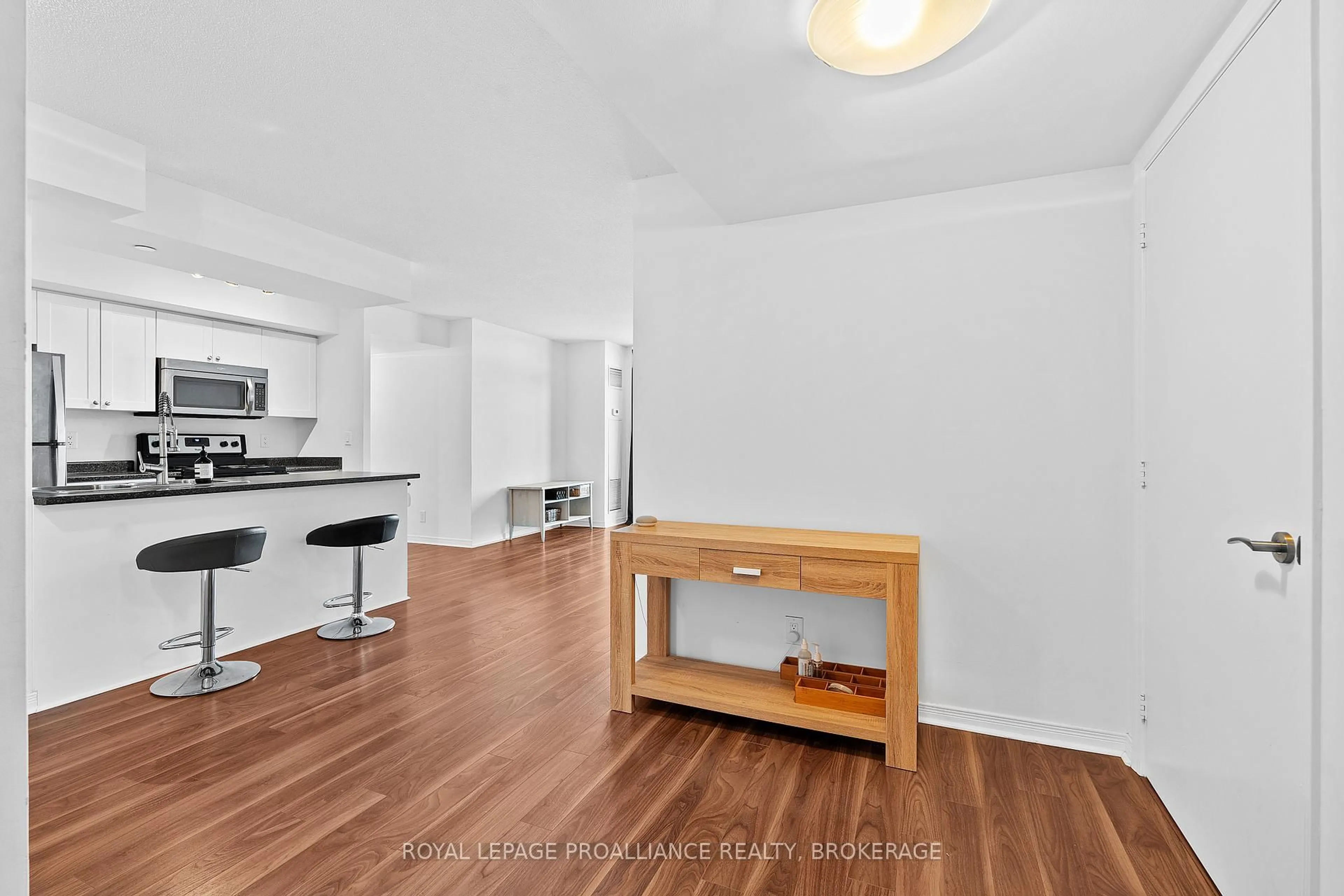 Unknown for 121 Queen St #406, Kingston Ontario K7K 0G6